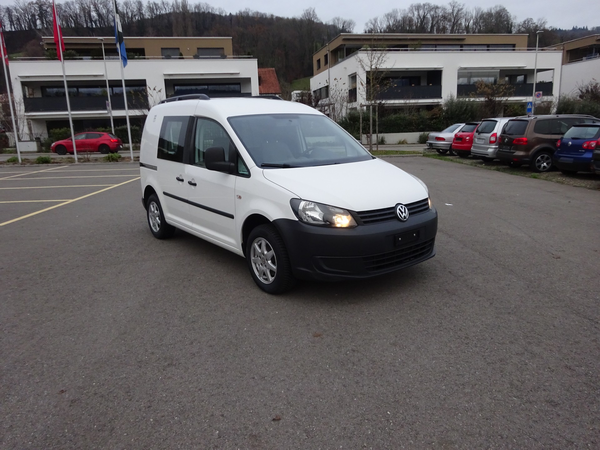VW Caddy 1.6 TDI-image-1