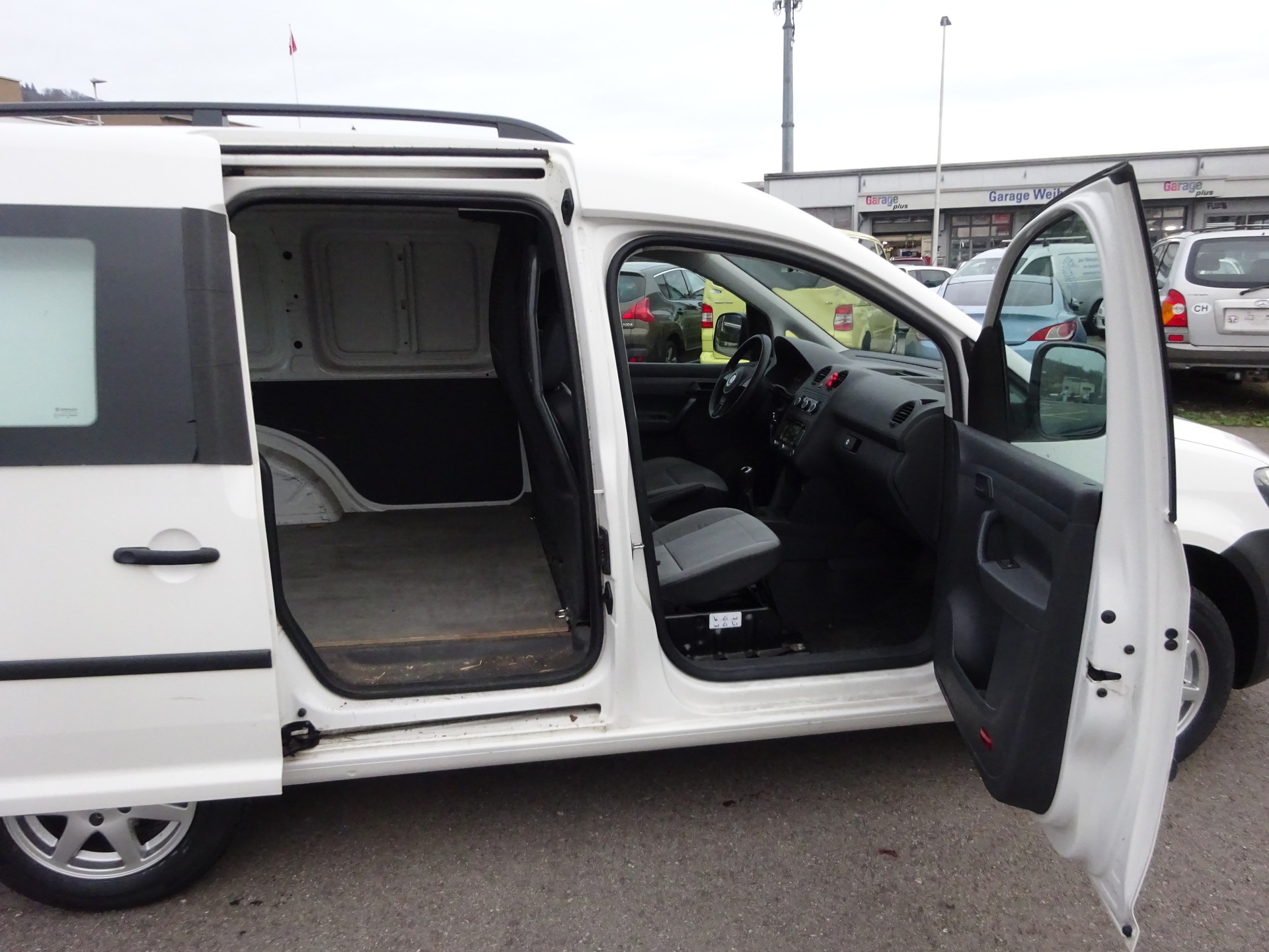 VW Caddy 1.6 TDI-image-4