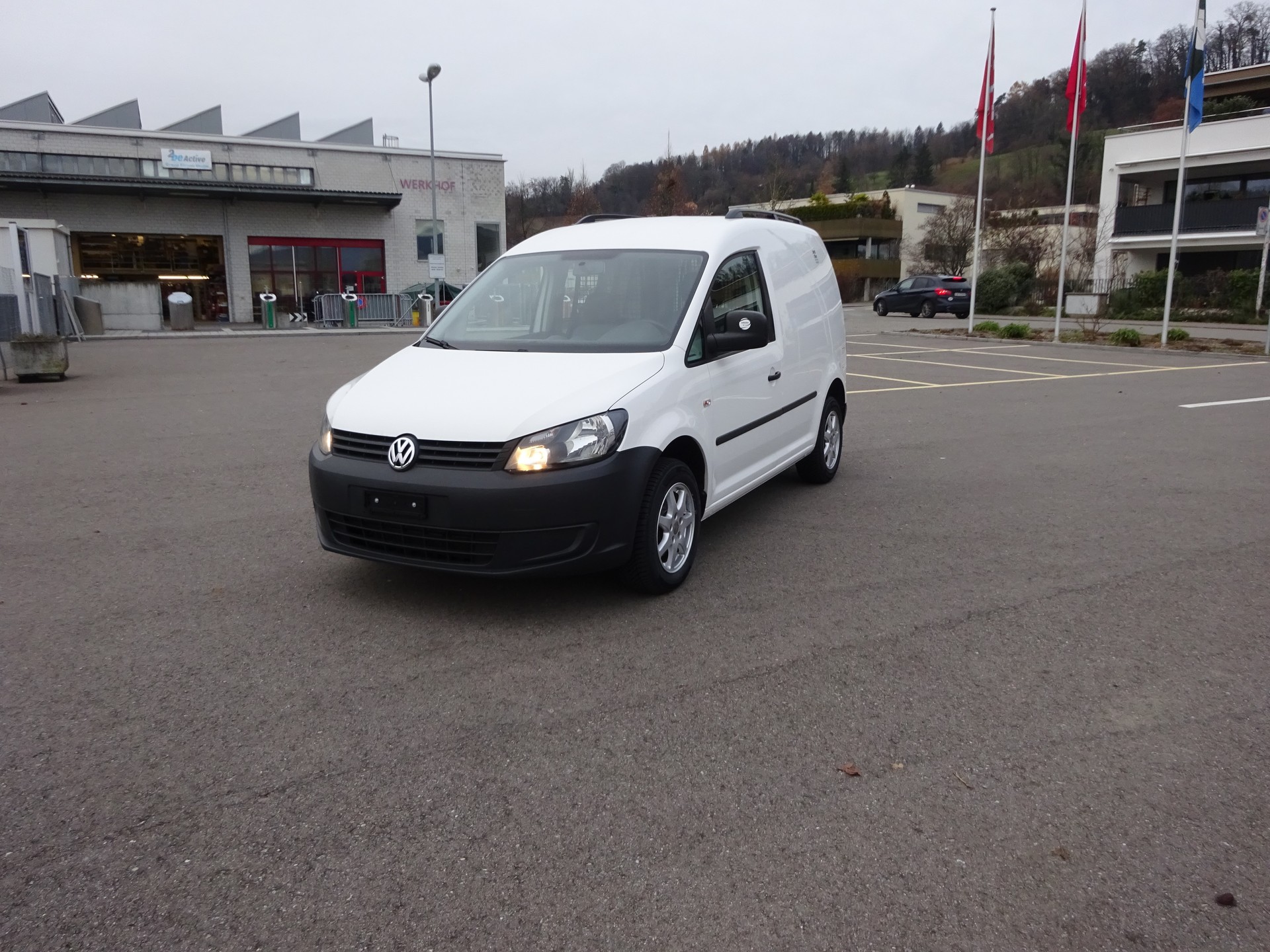 VW Caddy 1.6 TDI-image-0