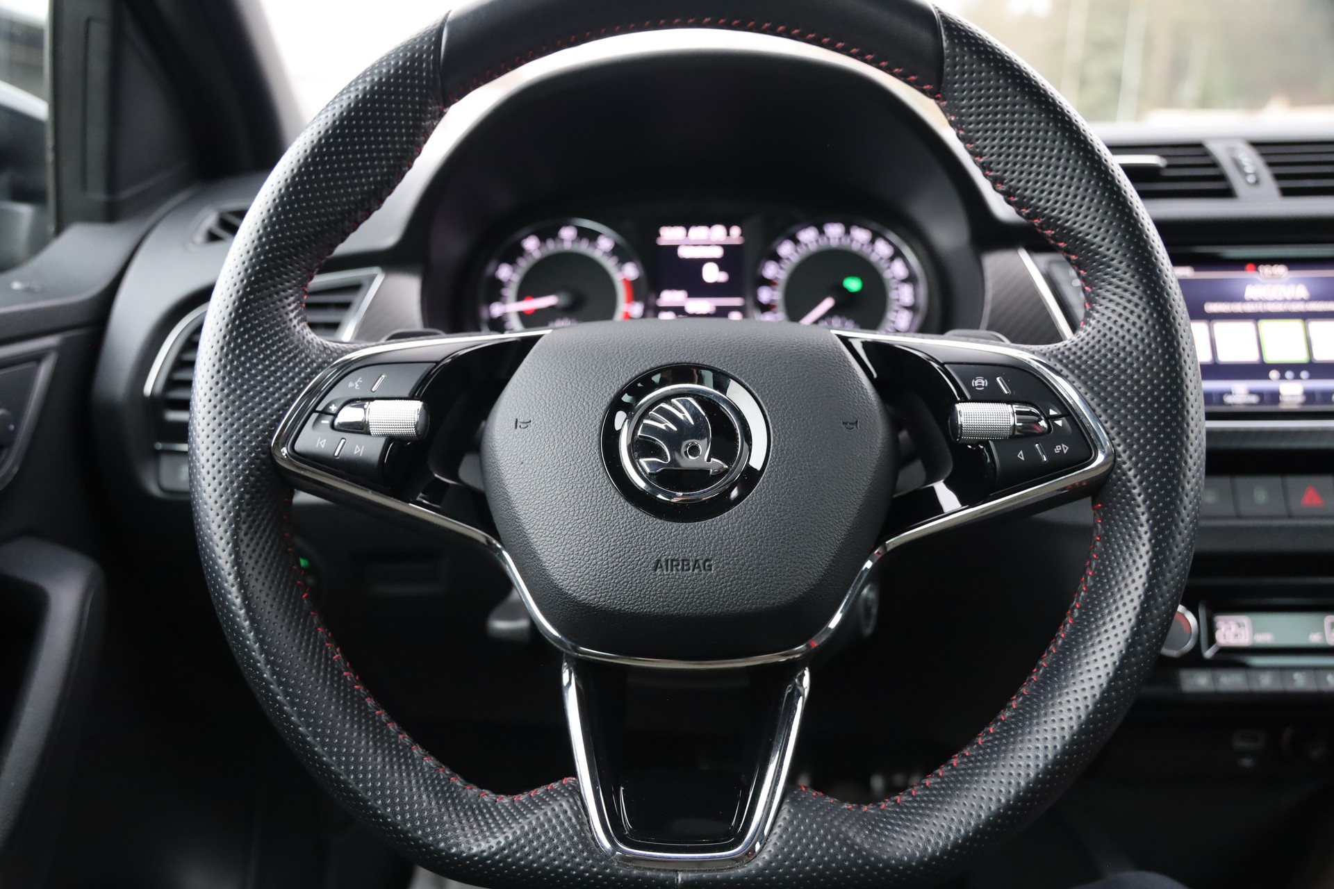 SKODA Fabia 1.0 TSI Monte Carlo DSG-image-11