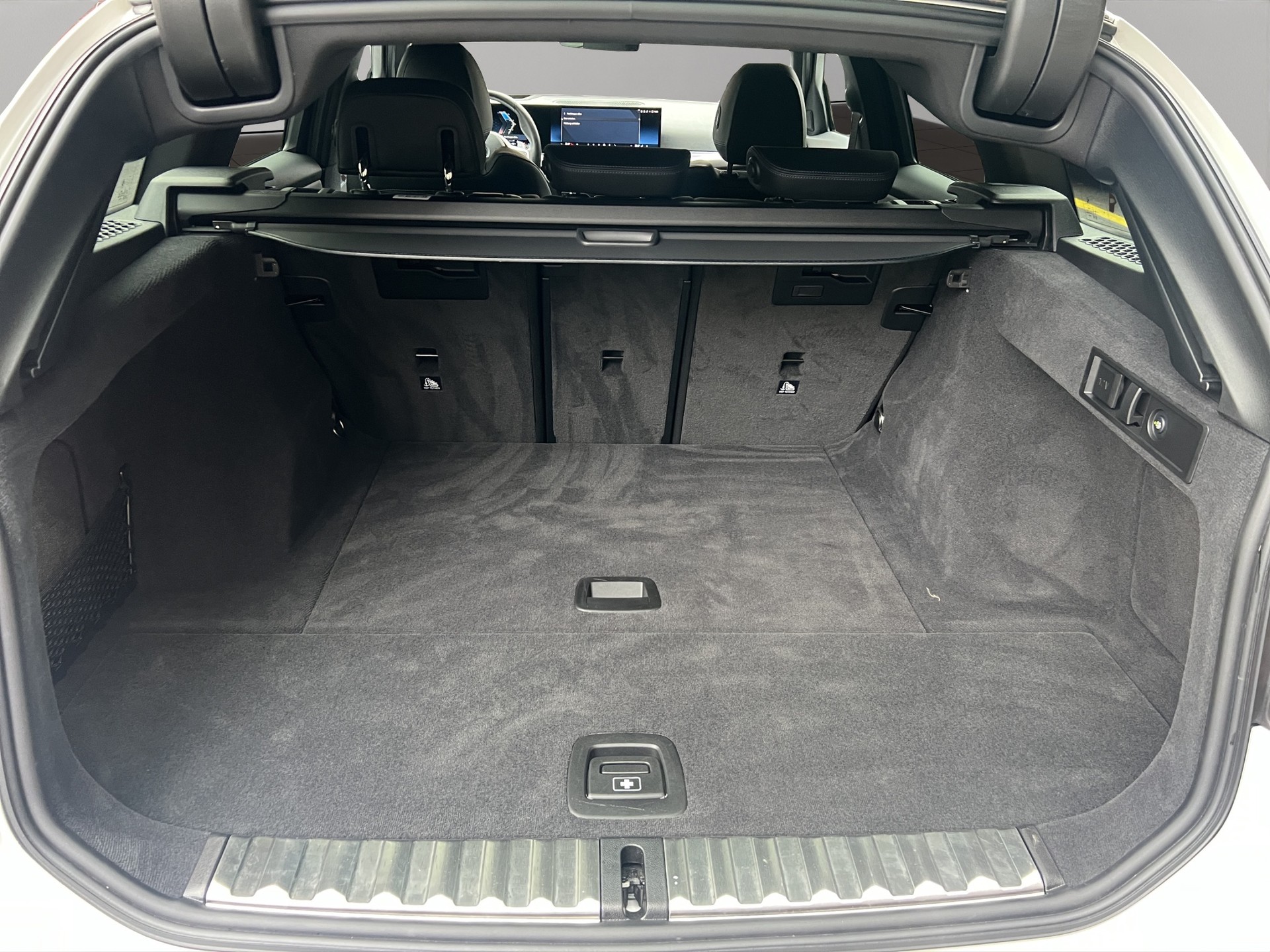 BMW 320d xDrive 48V Touring Steptronic M Sport-image-18