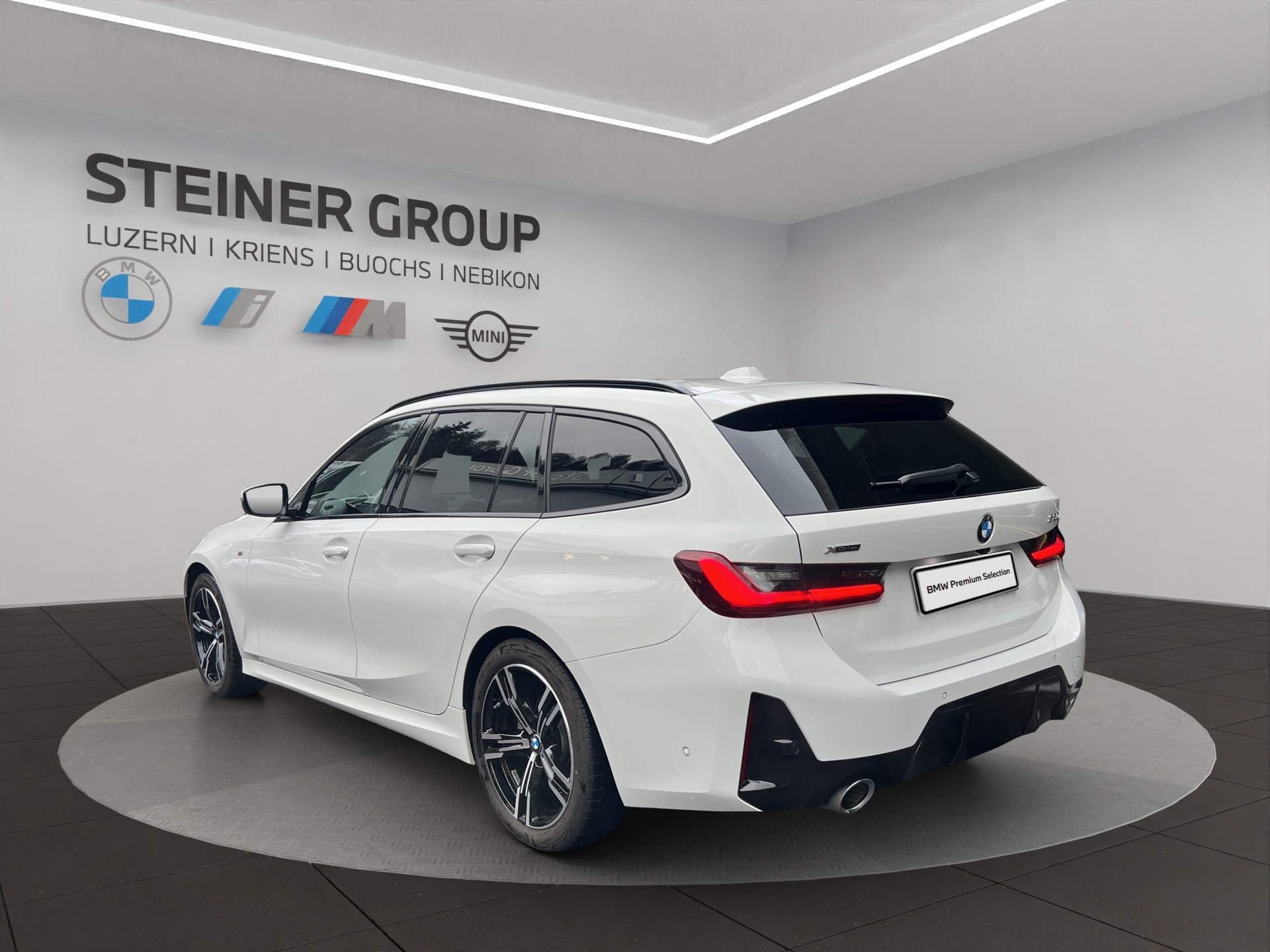 BMW 320d xDrive 48V Touring Steptronic M Sport-image-6
