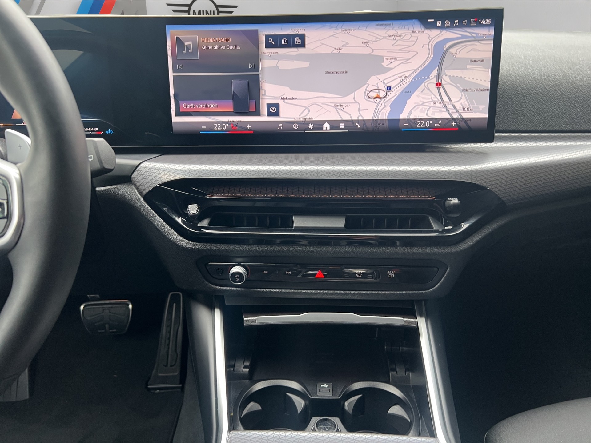 BMW 320d xDrive 48V Touring Steptronic M Sport-image-16