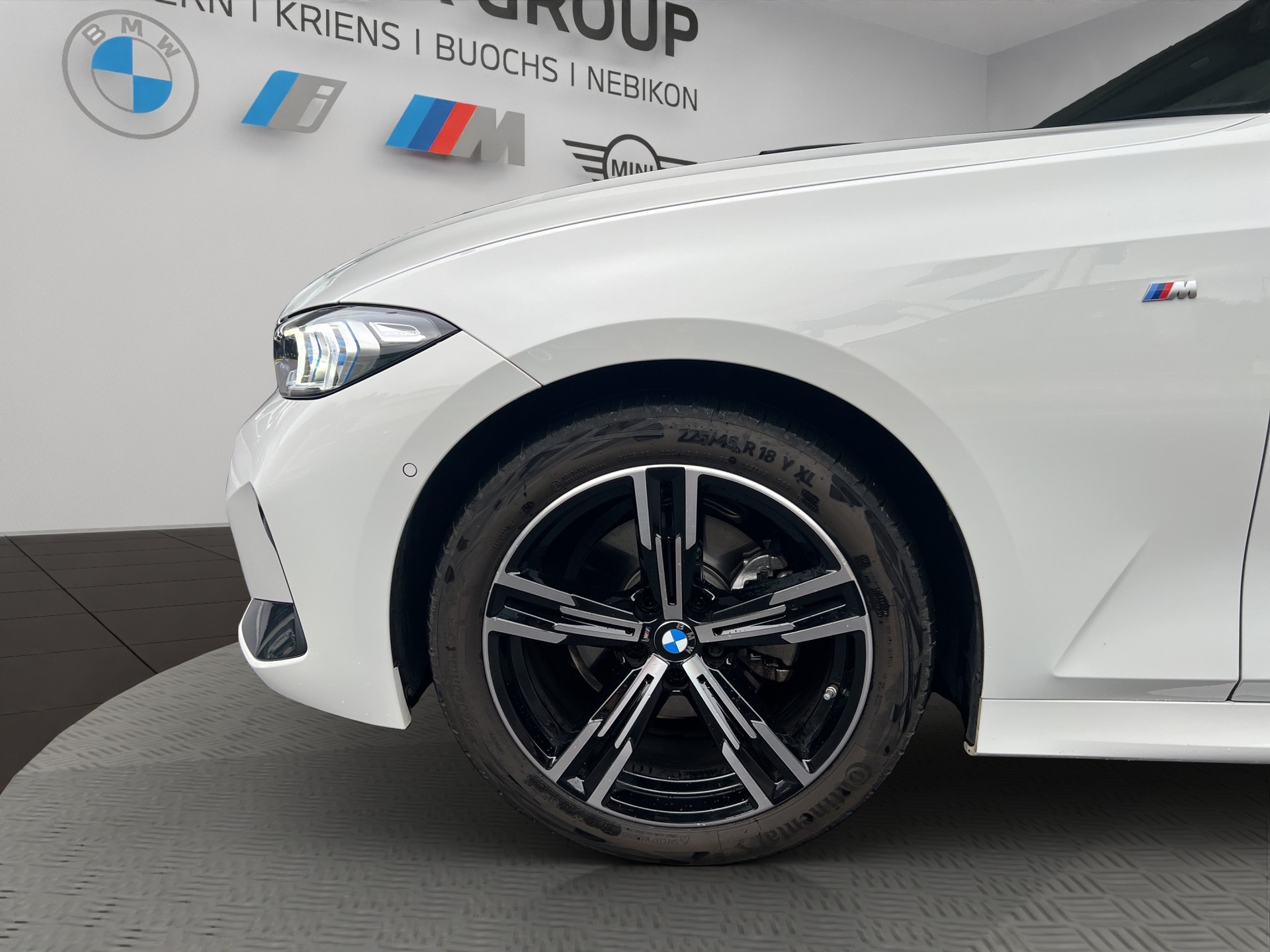 BMW 320d xDrive 48V Touring Steptronic M Sport-image-8