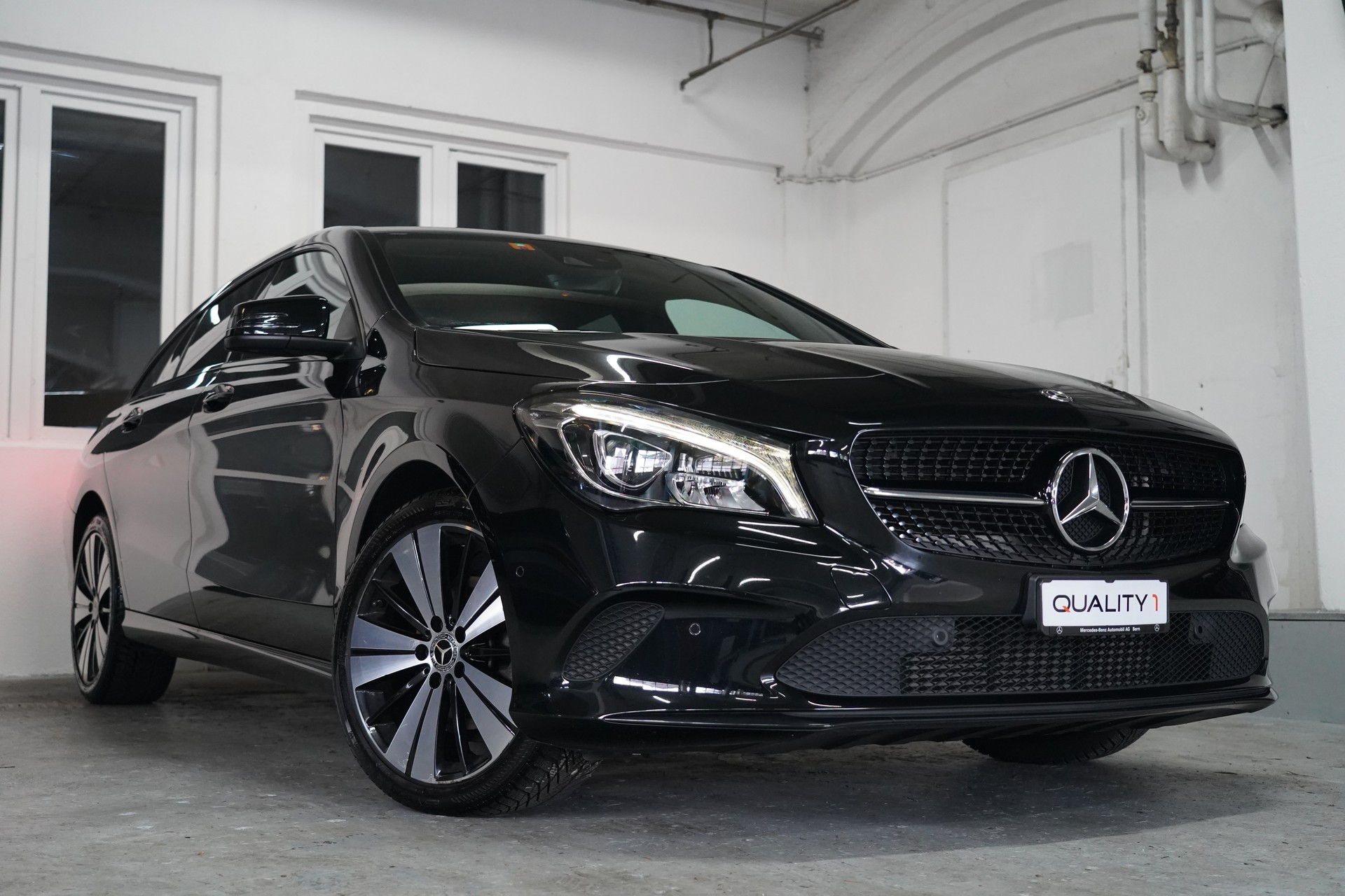 MERCEDES-BENZ CLA Shooting Brake 200 Night Star 7G-DCT-image-2