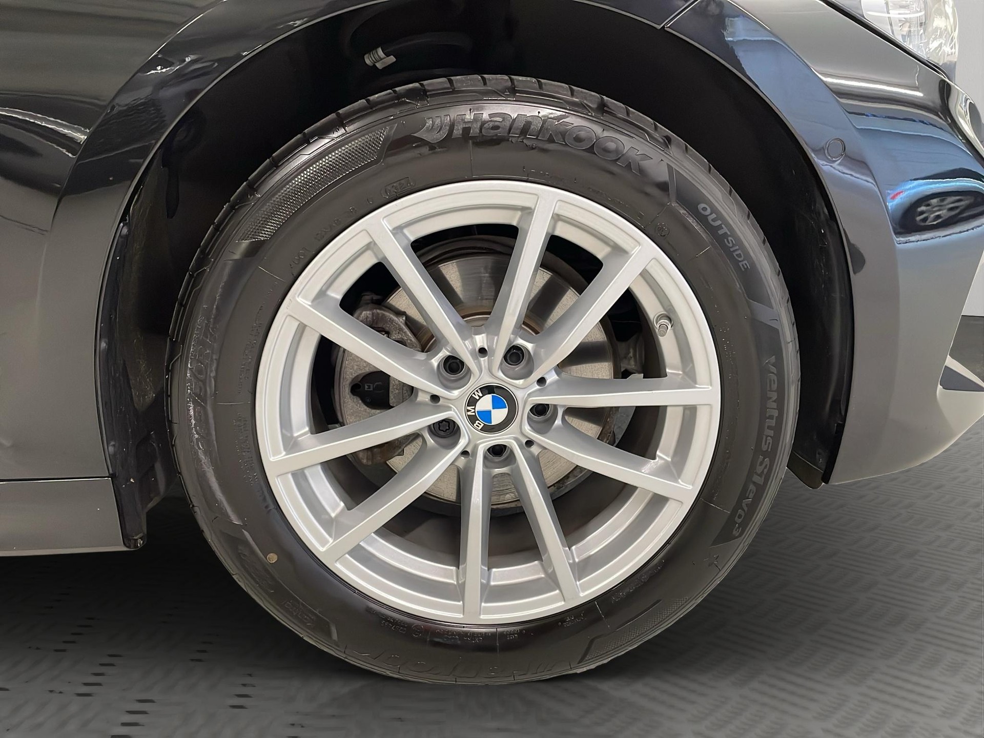 BMW 320d xDrive 48V Touring-image-8
