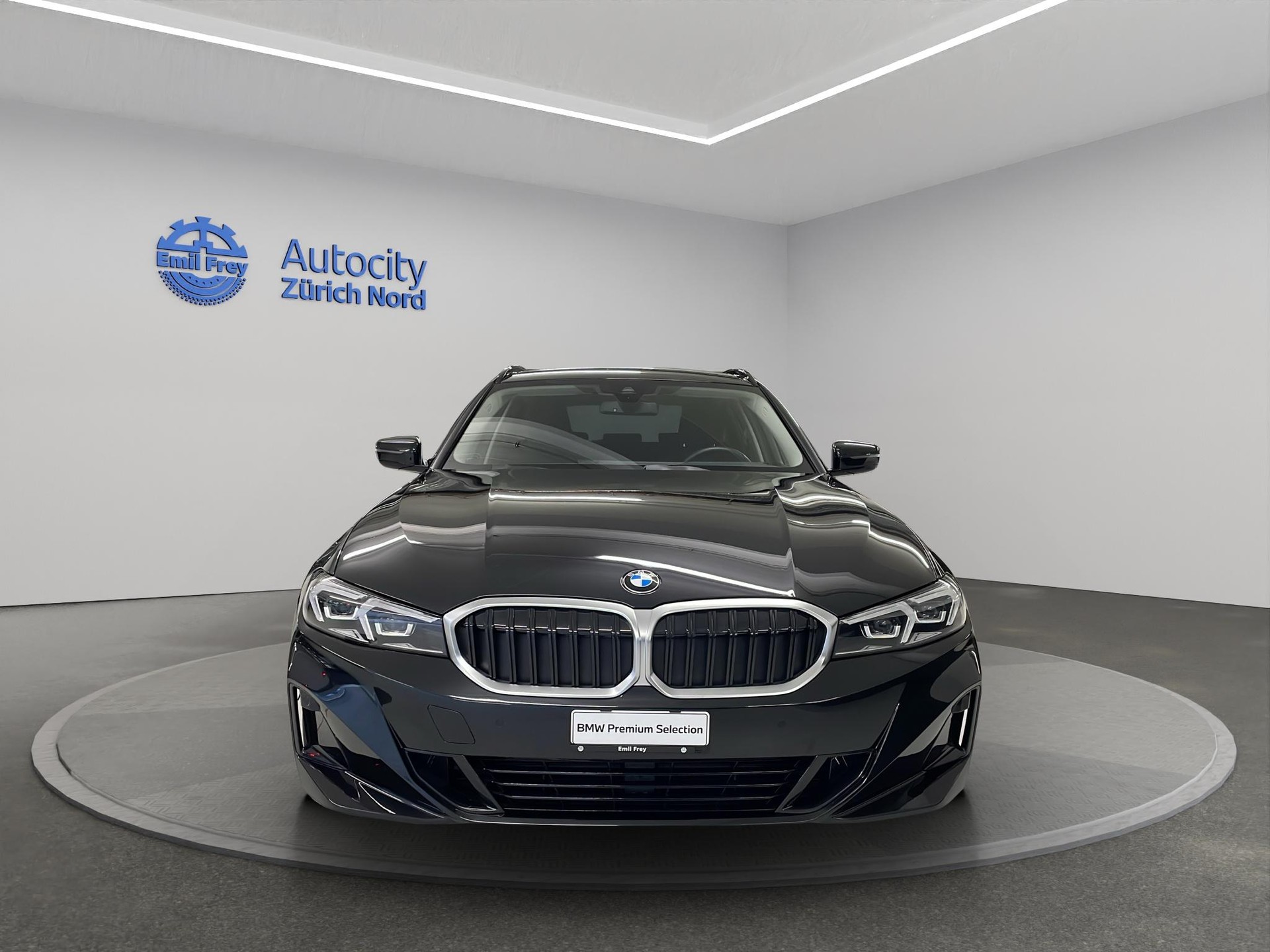 BMW 320d xDrive 48V Touring-image-6