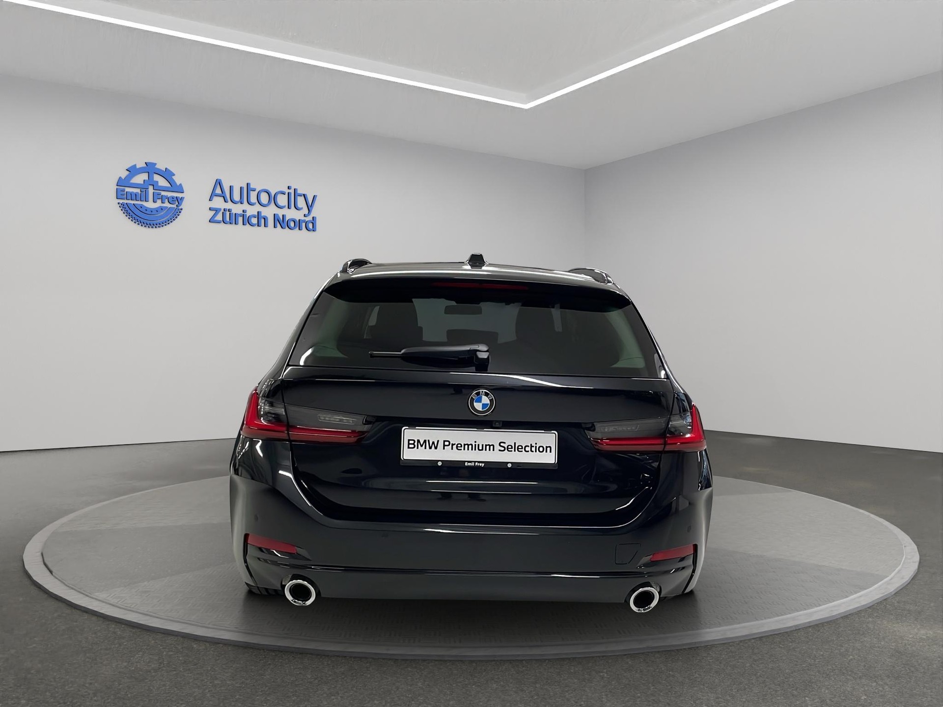 BMW 320d xDrive 48V Touring-image-7