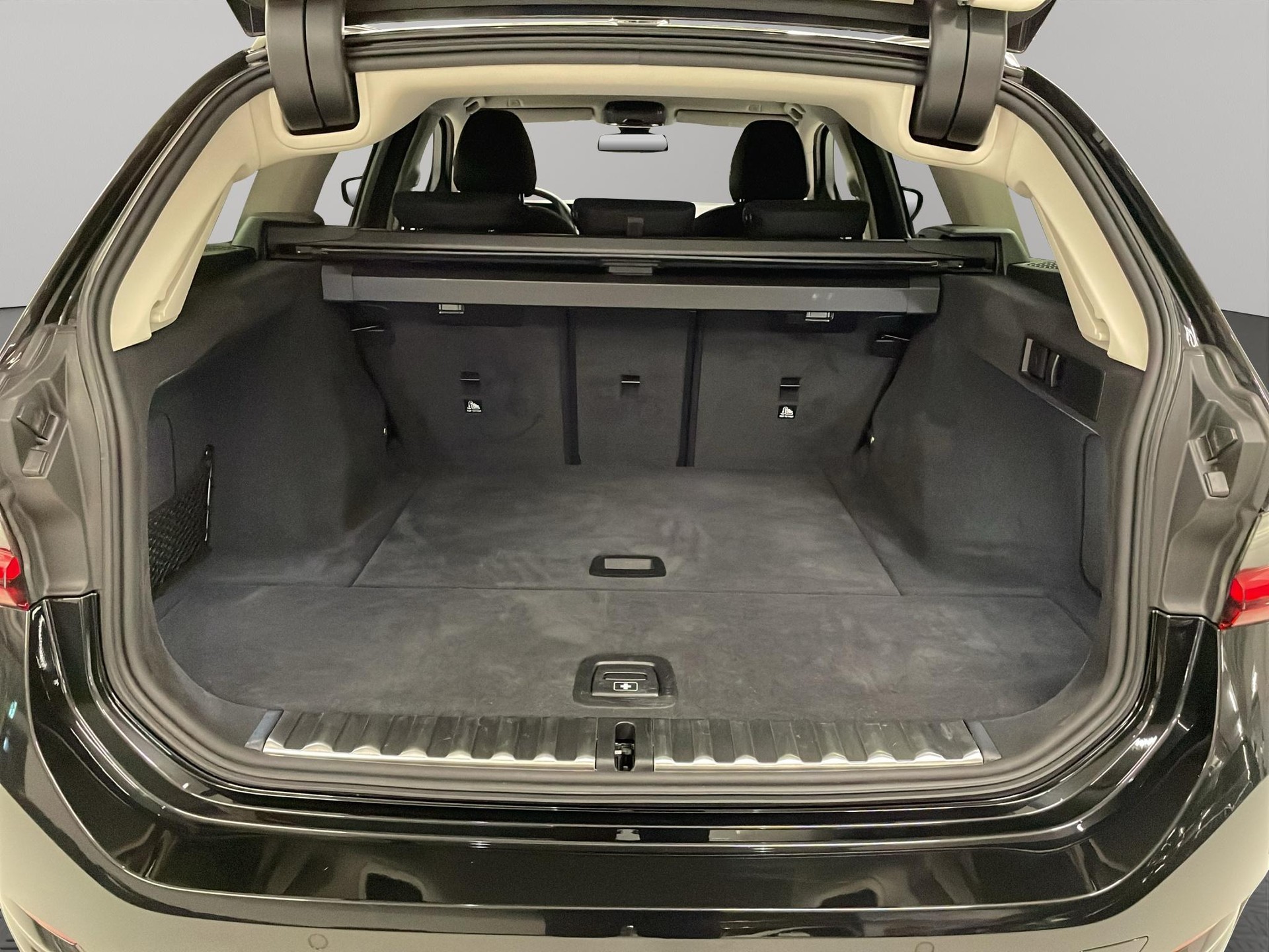 BMW 320d xDrive 48V Touring-image-18