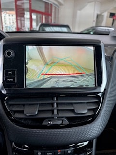 PEUGEOT 2008 1.2 PureTech Allure EAT6-image-3