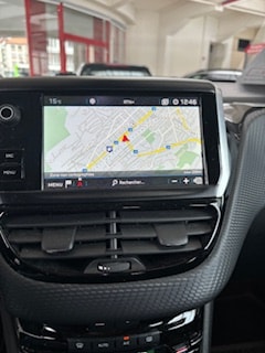 PEUGEOT 2008 1.2 PureTech Allure EAT6-image-4