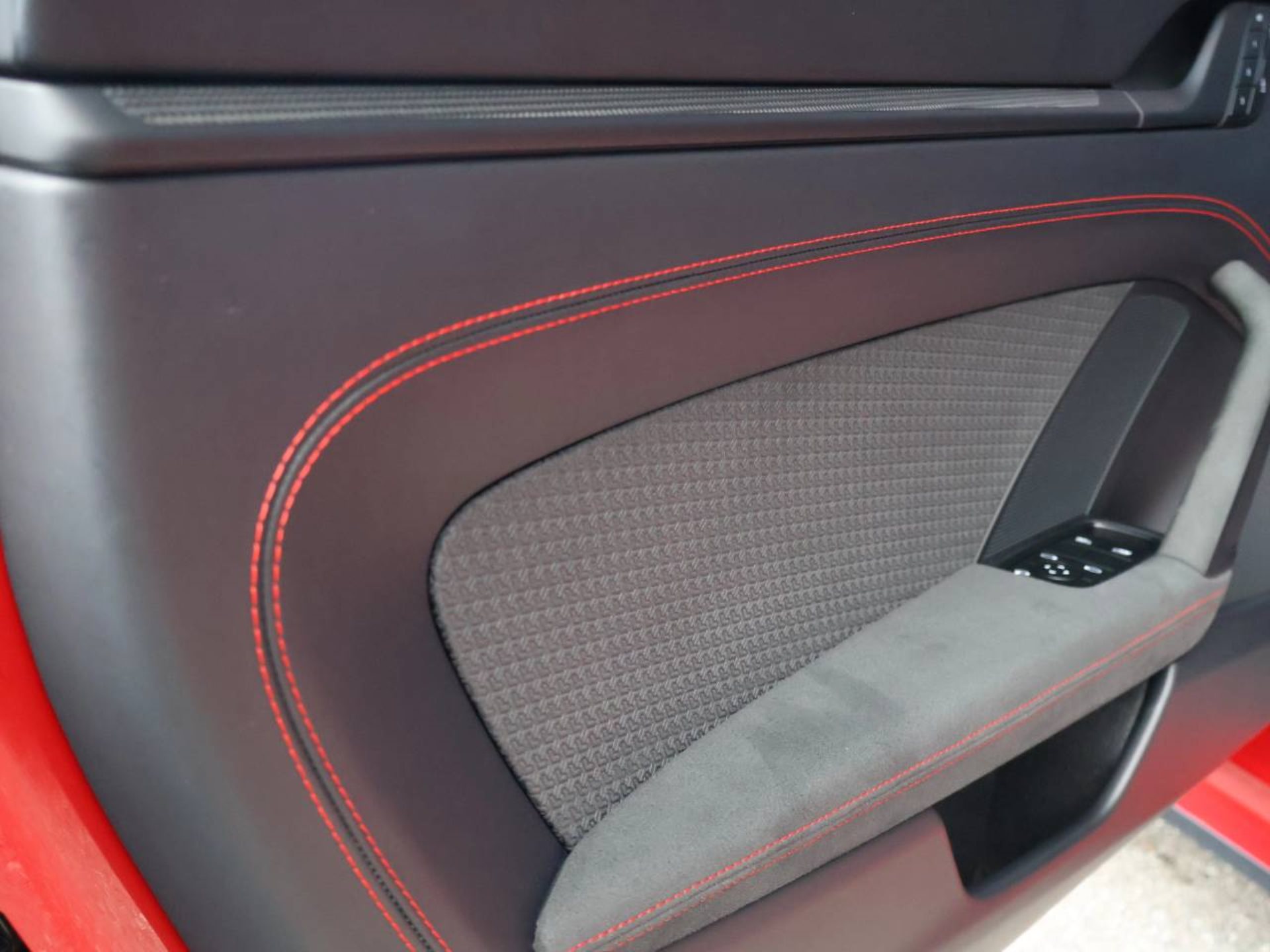 PORSCHE 911 Carrera GTS-image-28