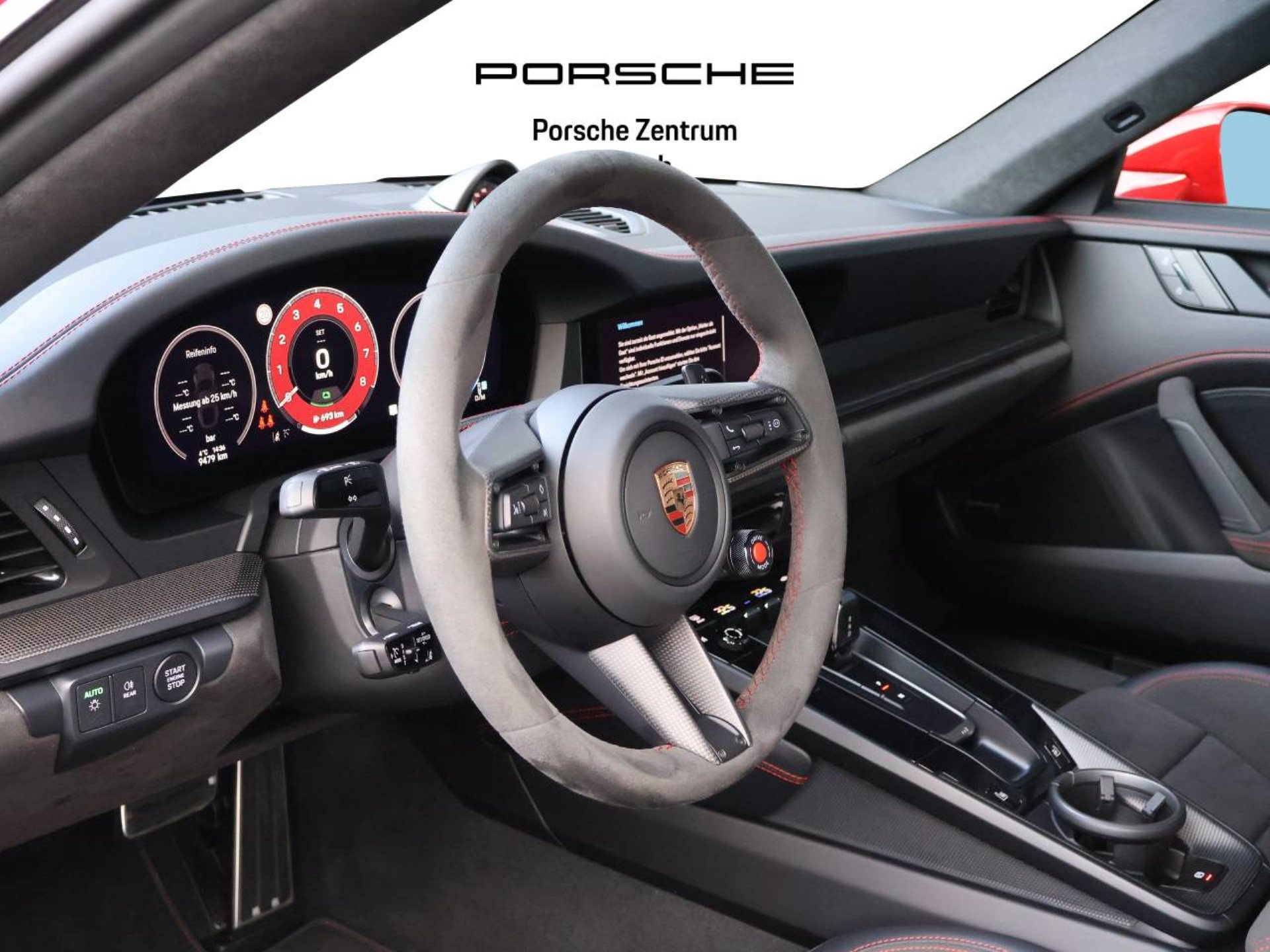 PORSCHE 911 Carrera GTS-image-11