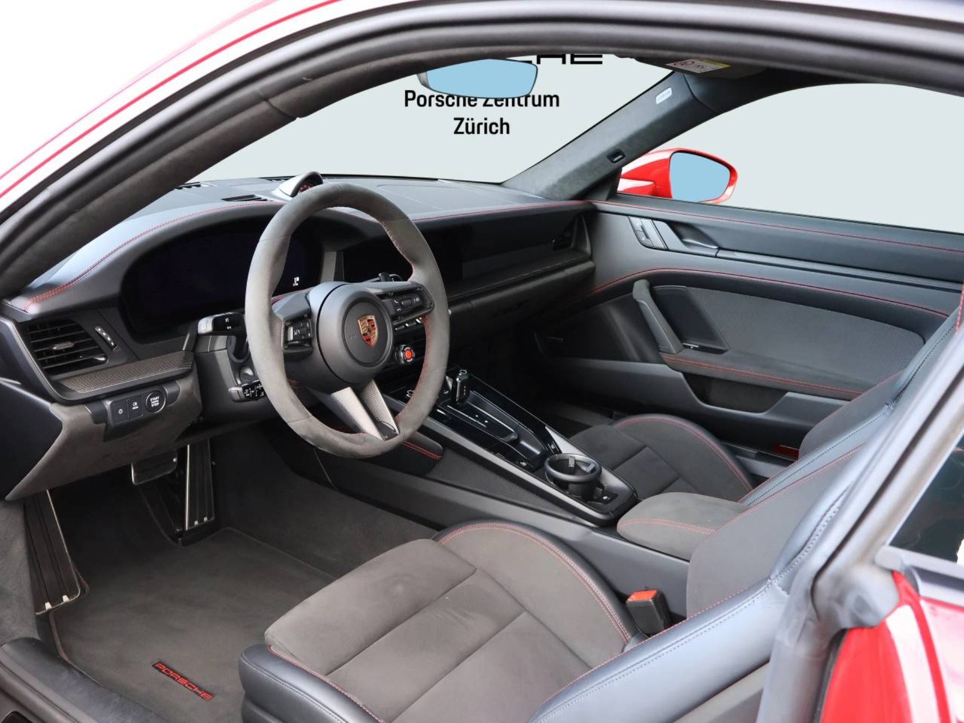 PORSCHE 911 Carrera GTS-image-3