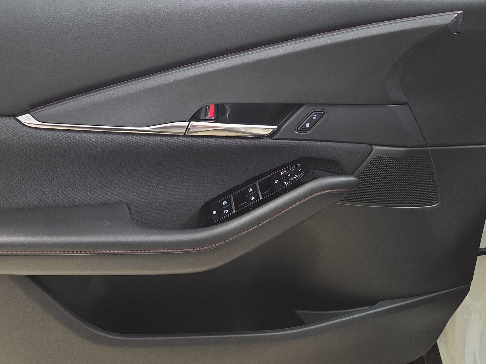 MAZDA CX-30 SKYACTIV-X 186 M Hybrid Homura AWD AT-image-8