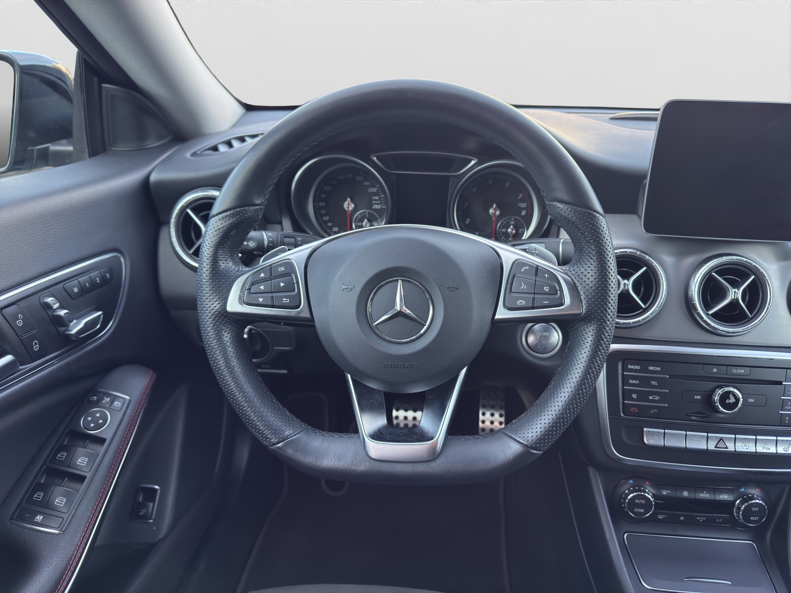 MERCEDES-BENZ CLA 250 7G-DCT 4Matic-image-12