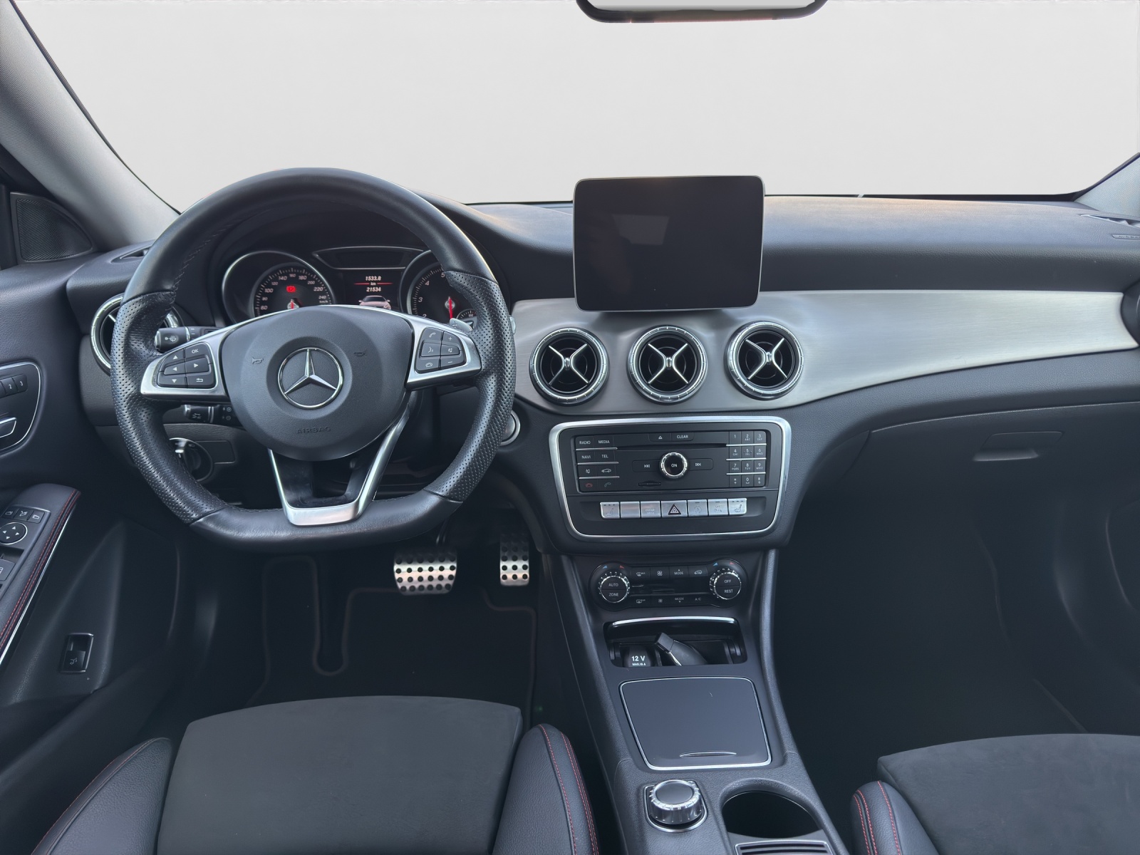 MERCEDES-BENZ CLA 250 7G-DCT 4Matic-image-10