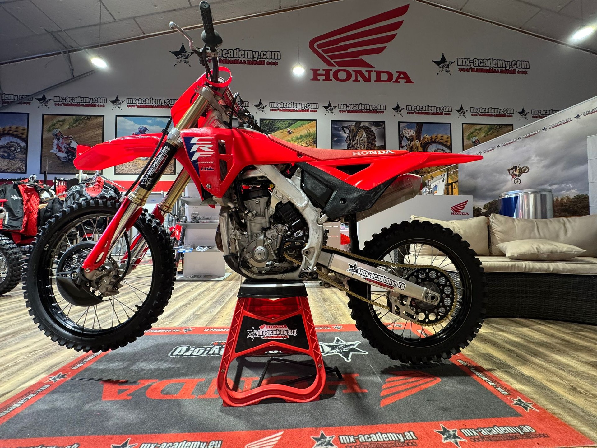 HONDA CRF 250 R *Occasion* *2025-26* *Fahrwerktuning*-showroom-element-1