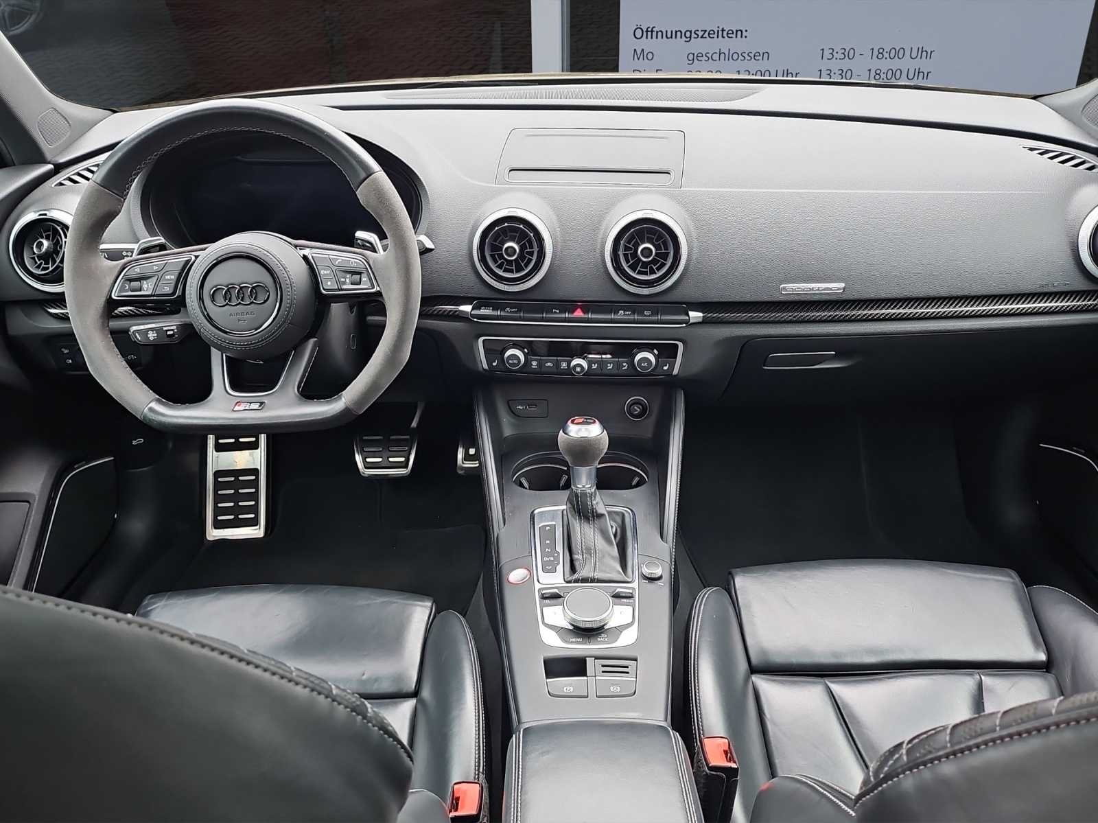 AUDI RS3 Sportback 2.5 TSI quattro S-tronic-image-8