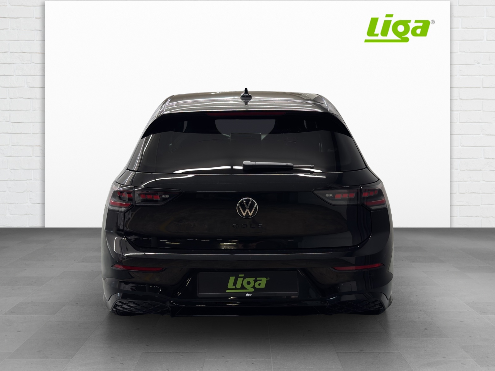 VW Golf VIII 1.5 eTSI R-Line DSG-image-4
