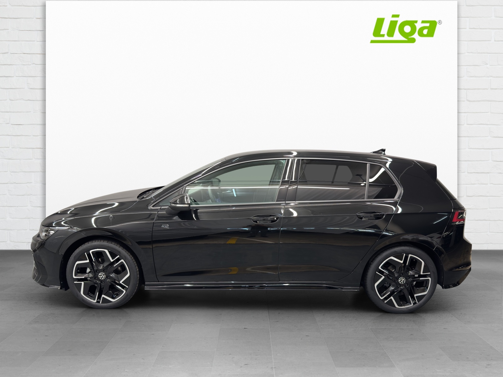 VW Golf VIII 1.5 eTSI R-Line DSG-image-0