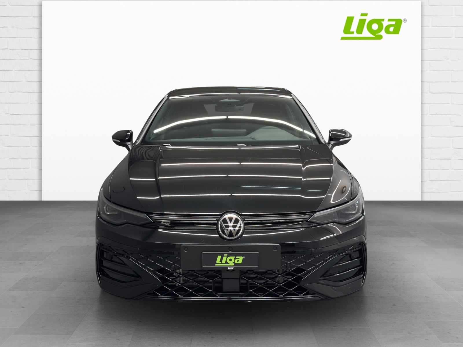 VW Golf VIII 1.5 eTSI R-Line DSG-image-2