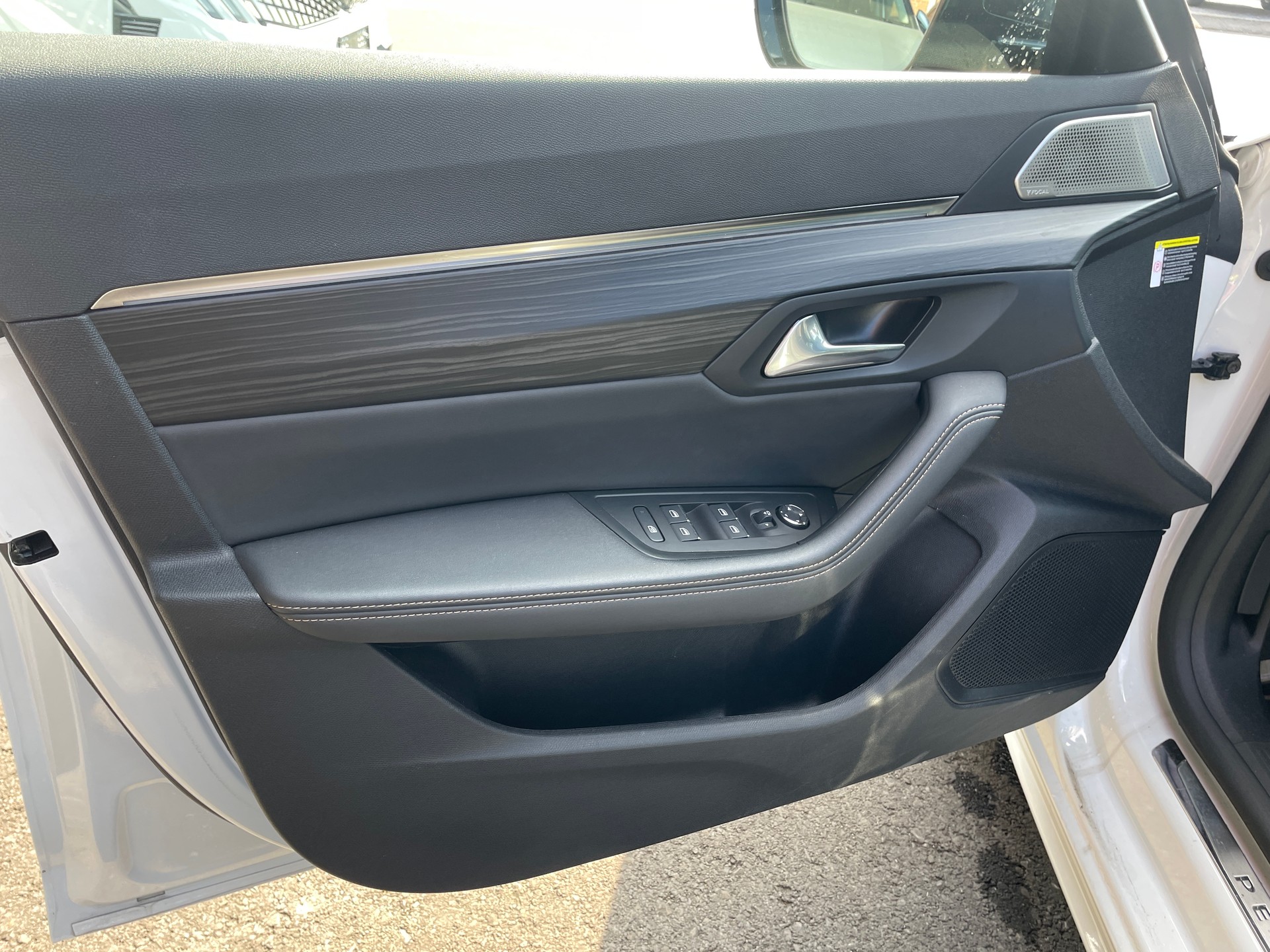 PEUGEOT 508 SW 1.2 Pure Tech GT Pack EAT8-image-15