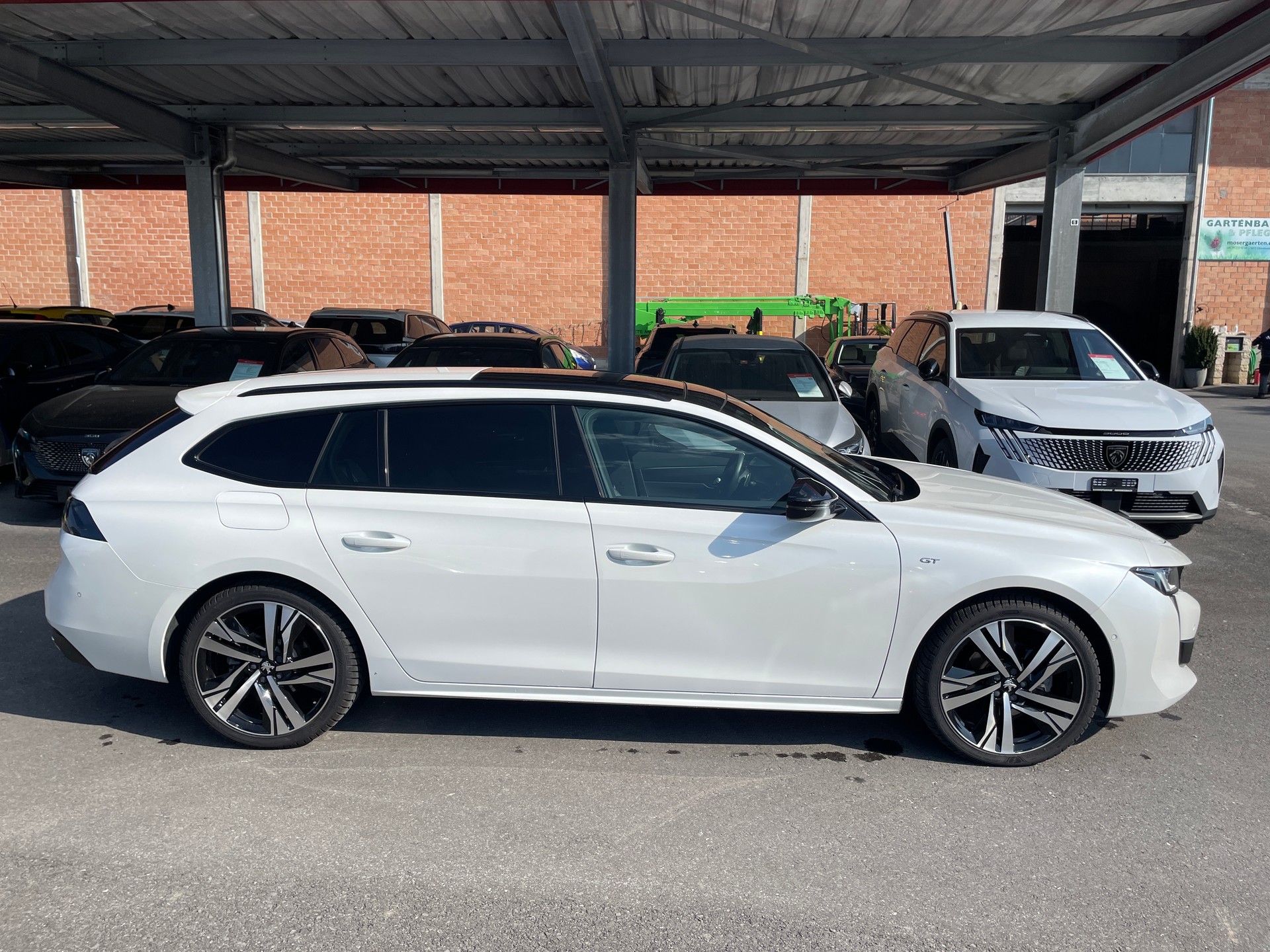 PEUGEOT 508 SW 1.2 Pure Tech GT Pack EAT8-image-2
