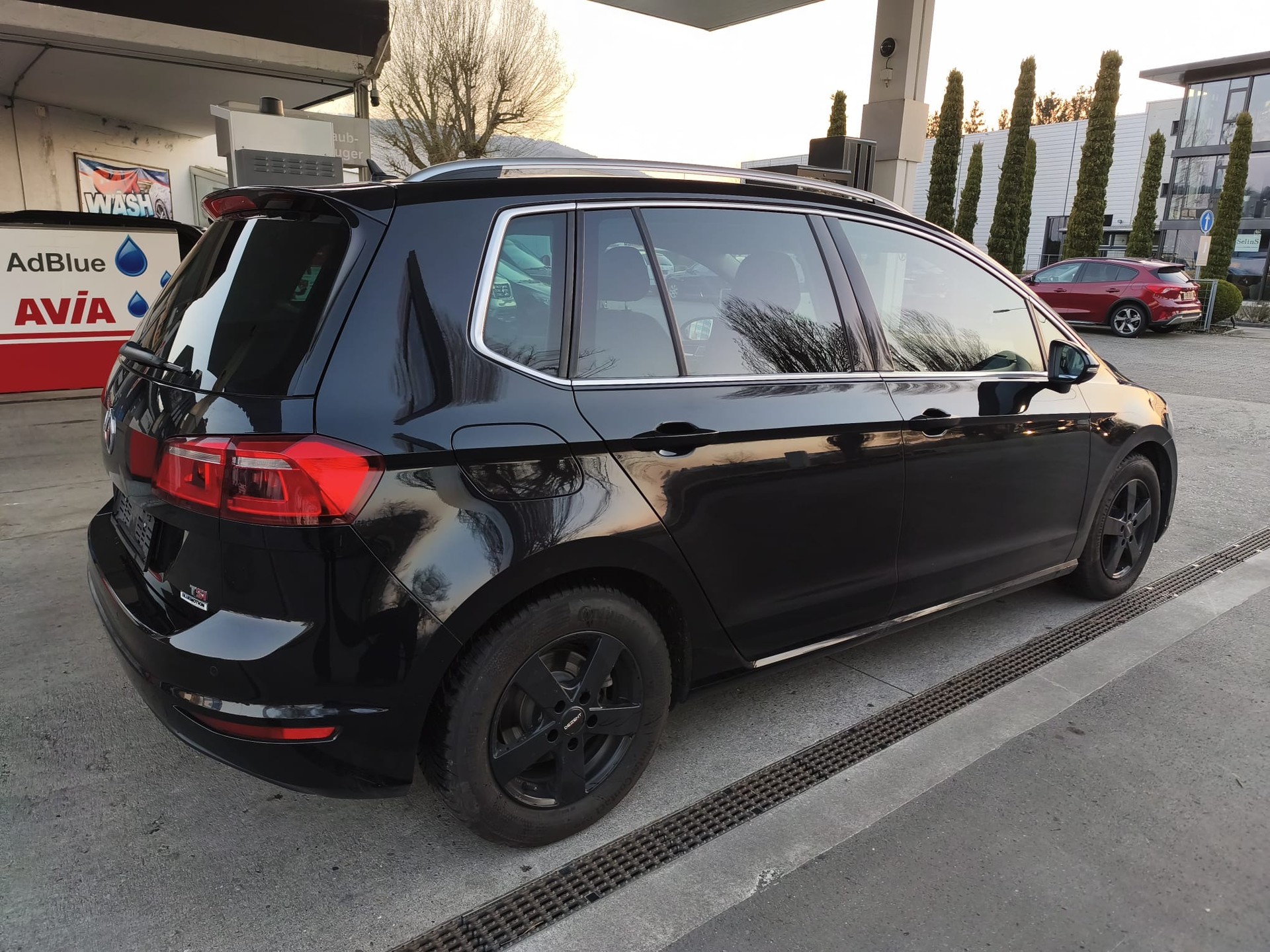 VW Golf Sportsvan 1.4 TSI Allstar DSG-image-1