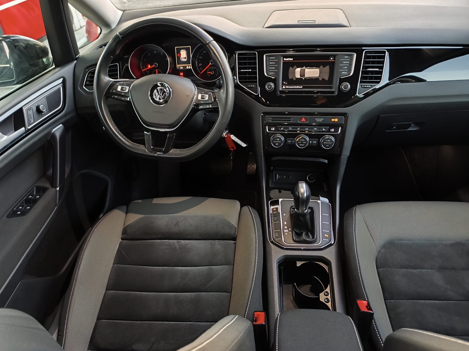 VW Golf Sportsvan 1.4 TSI Allstar DSG-image-11