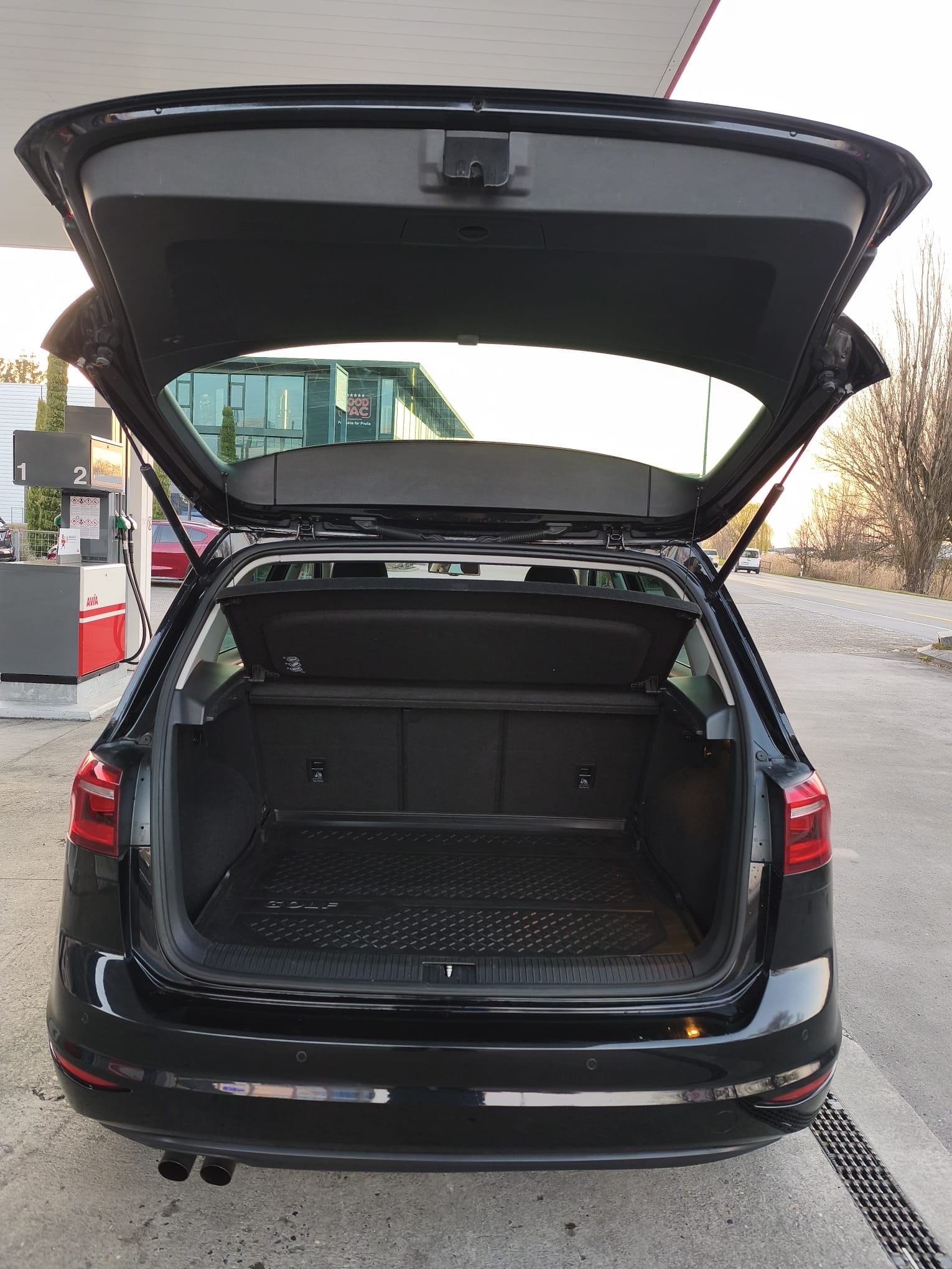 VW Golf Sportsvan 1.4 TSI Allstar DSG-image-8