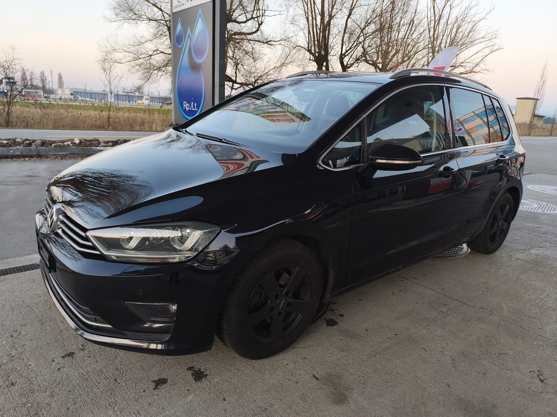 VW Golf Sportsvan 1.4 TSI Allstar DSG-image-4