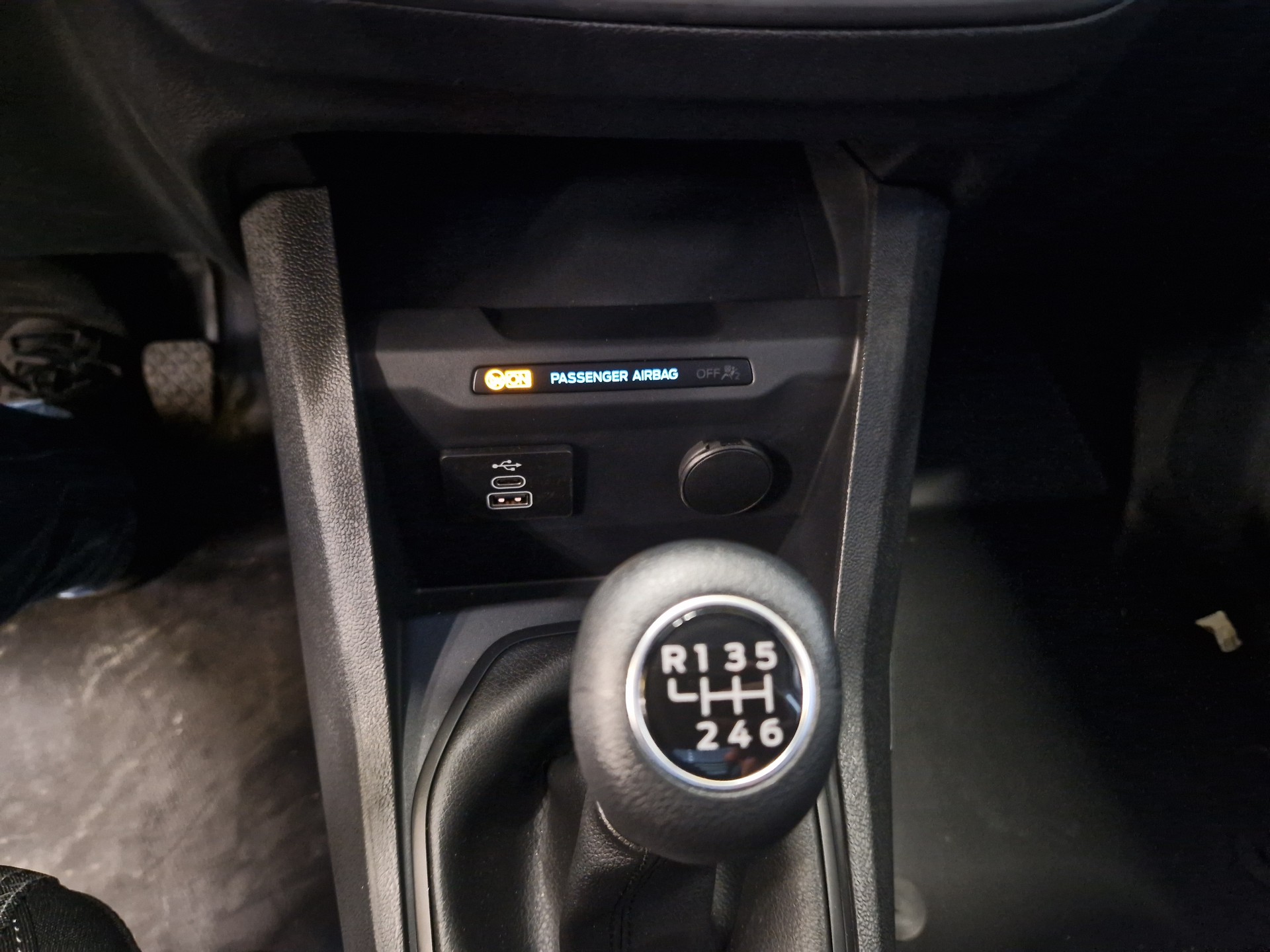 FORD Transit Courier Van 1.0 EcoBoost Trend-image-8