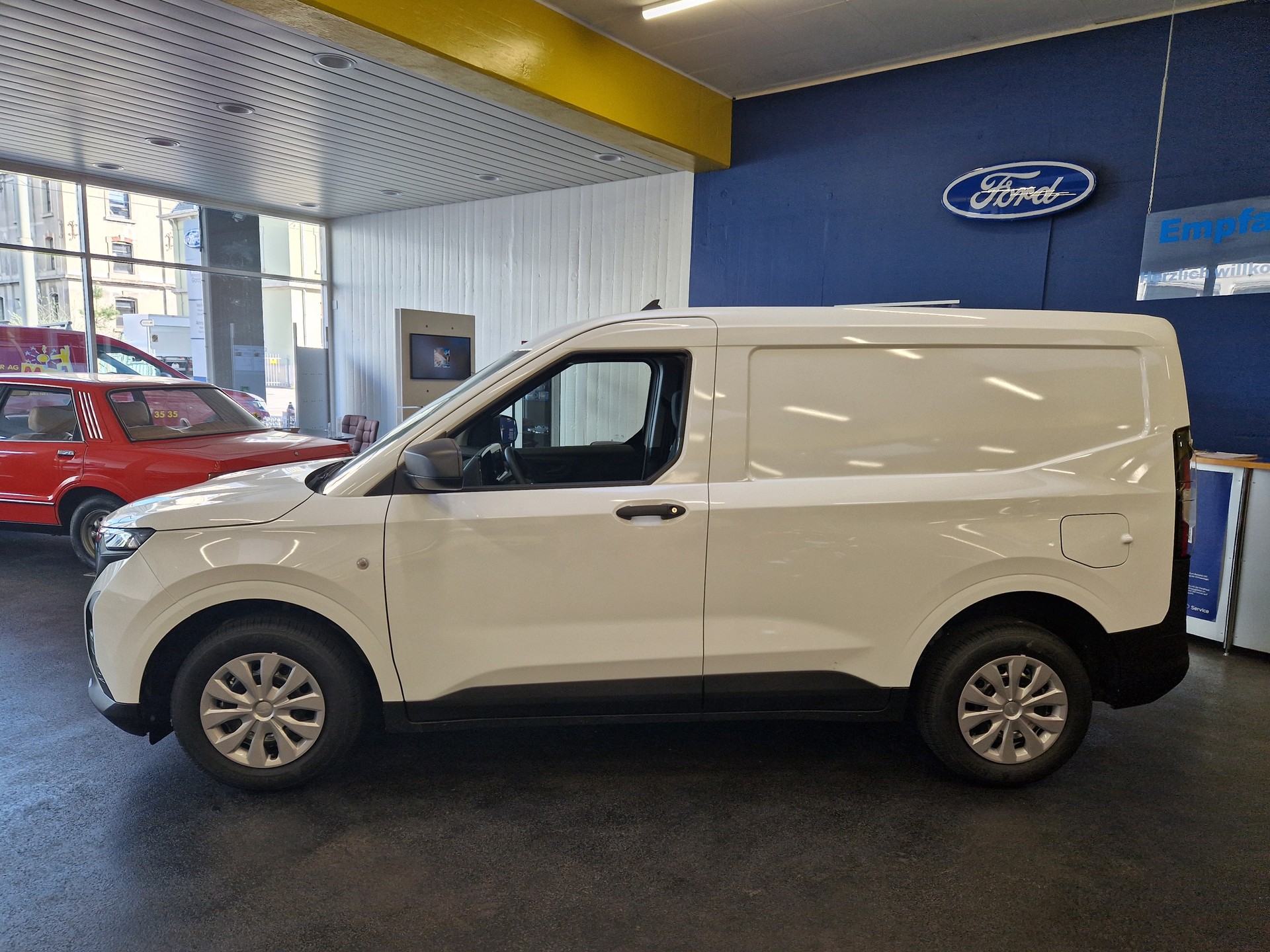FORD Transit Courier Van 1.0 EcoBoost Trend-image-1