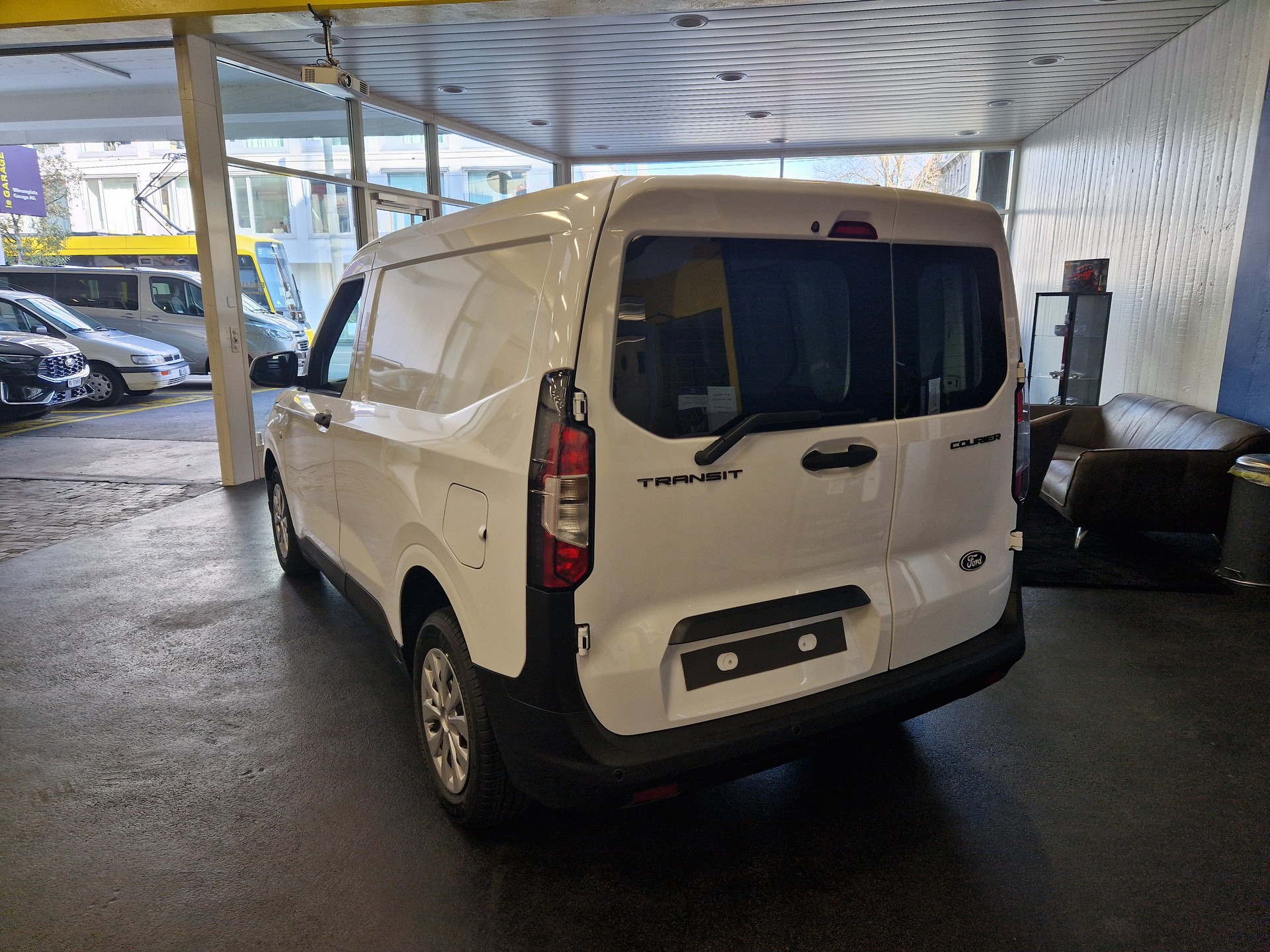 FORD Transit Courier Van 1.0 EcoBoost Trend-image-2
