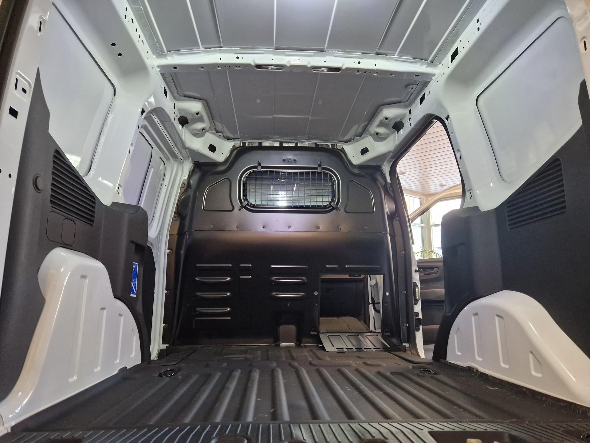FORD Transit Courier Van 1.0 EcoBoost Trend-image-12
