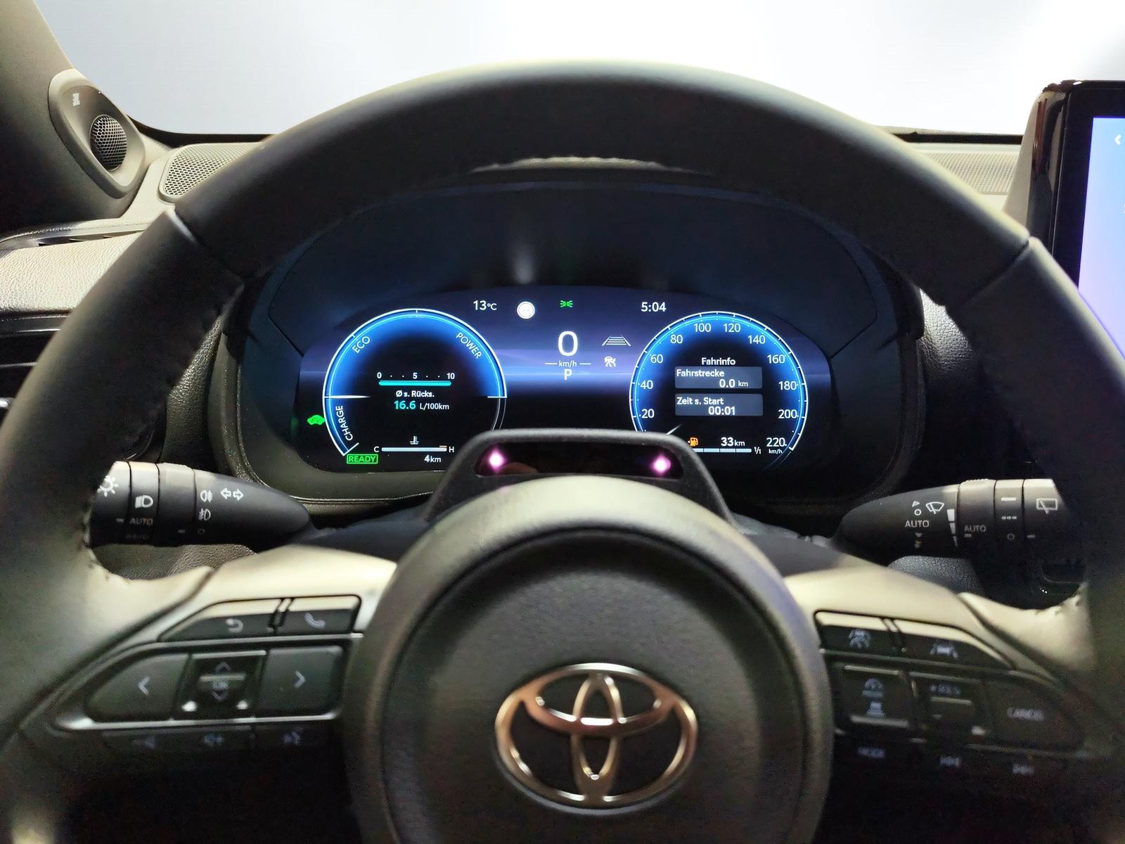 TOYOTA Yaris 1.5 VVT-i HSD Premium-image-11