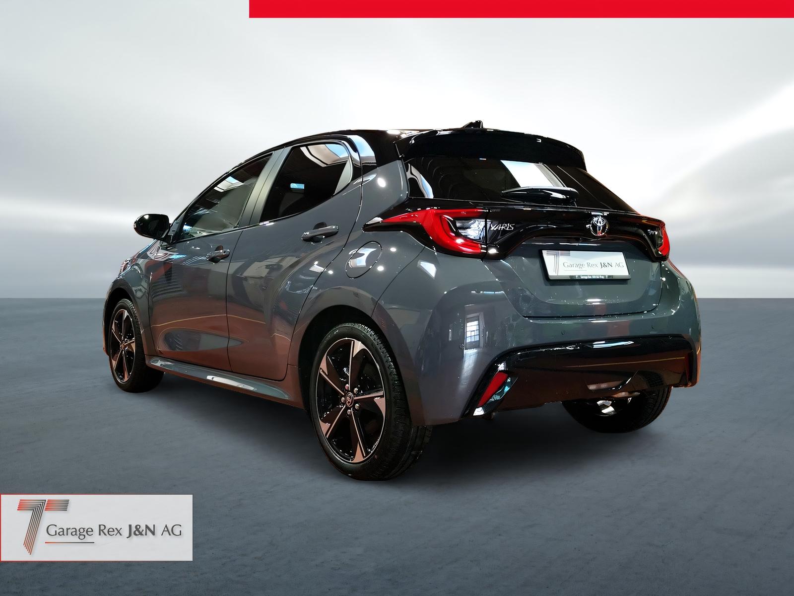 TOYOTA Yaris 1.5 VVT-i HSD Premium-image-2