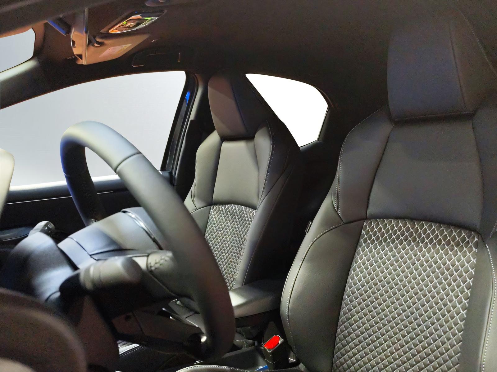 TOYOTA Yaris 1.5 VVT-i HSD Premium-image-7
