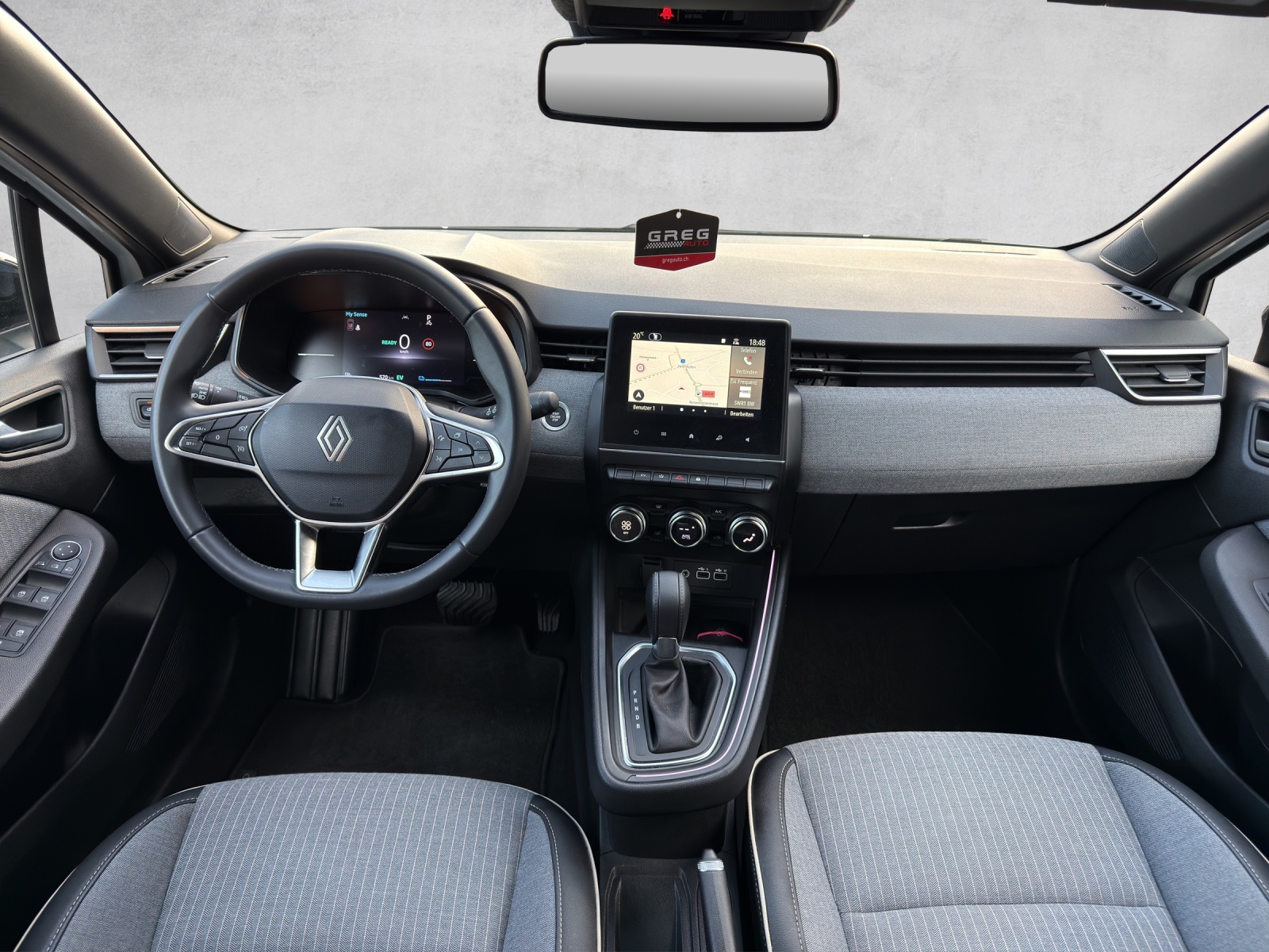 RENAULT Clio 1.6 E-Tech Techno-image-9
