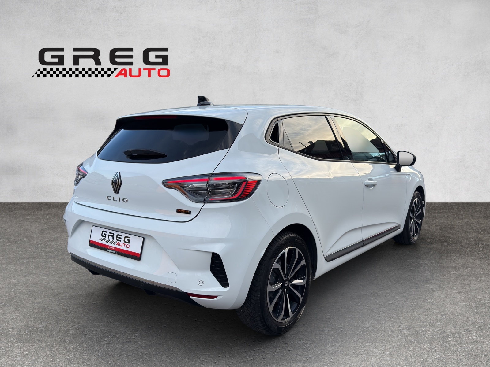 RENAULT Clio 1.6 E-Tech Techno-image-3