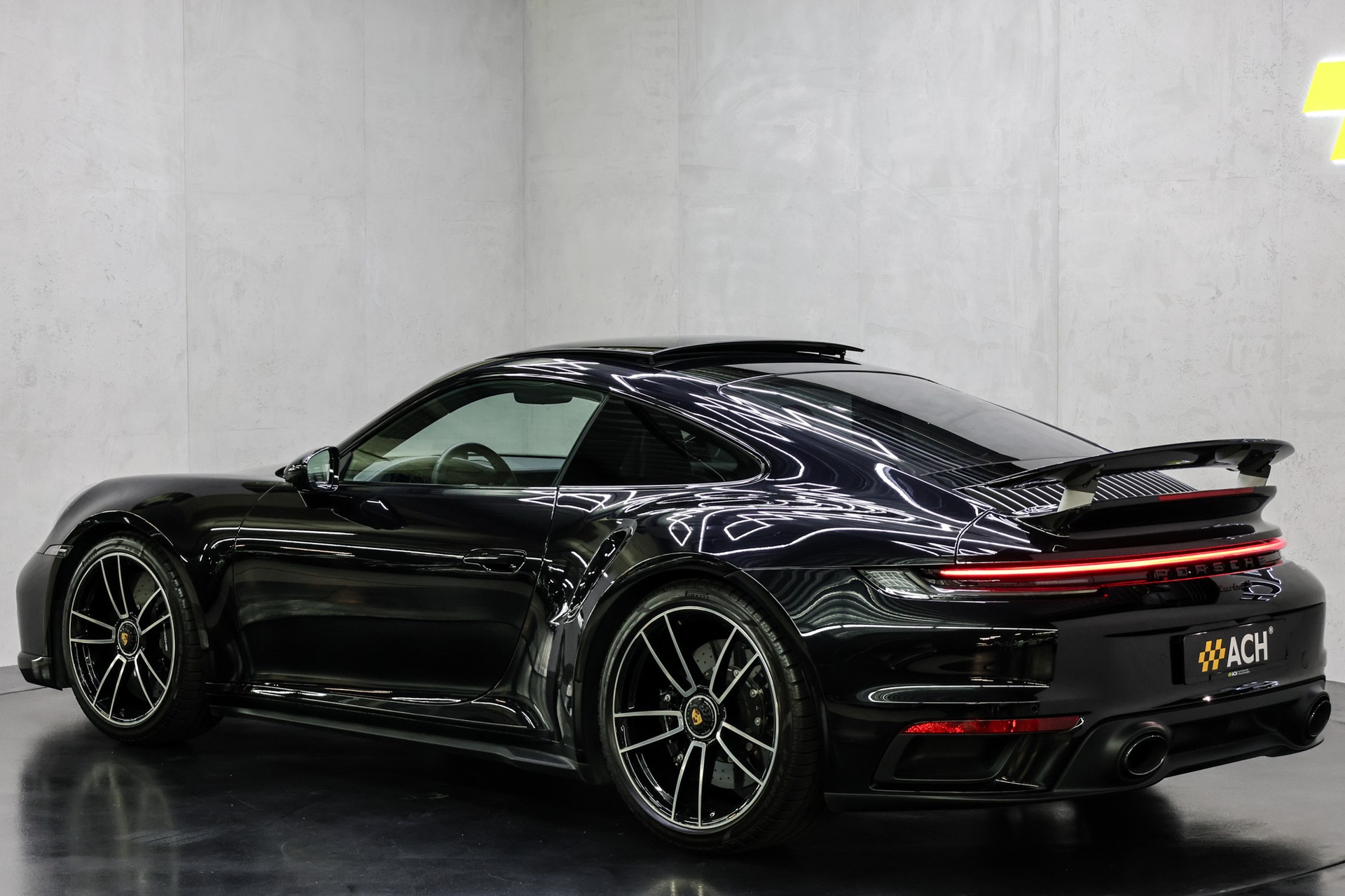 PORSCHE 911 Turbo S PDK-image-6