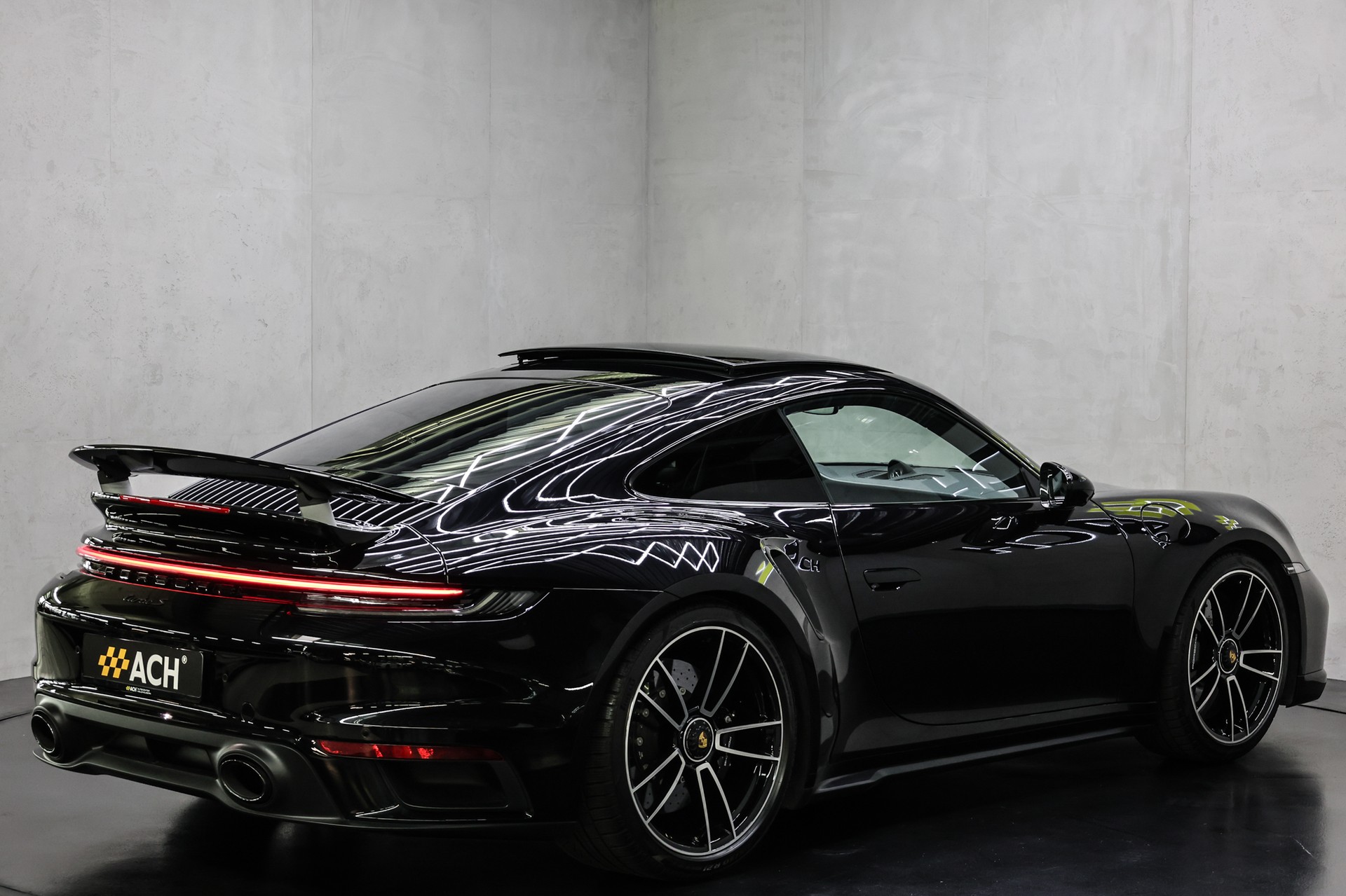 PORSCHE 911 Turbo S PDK-image-5