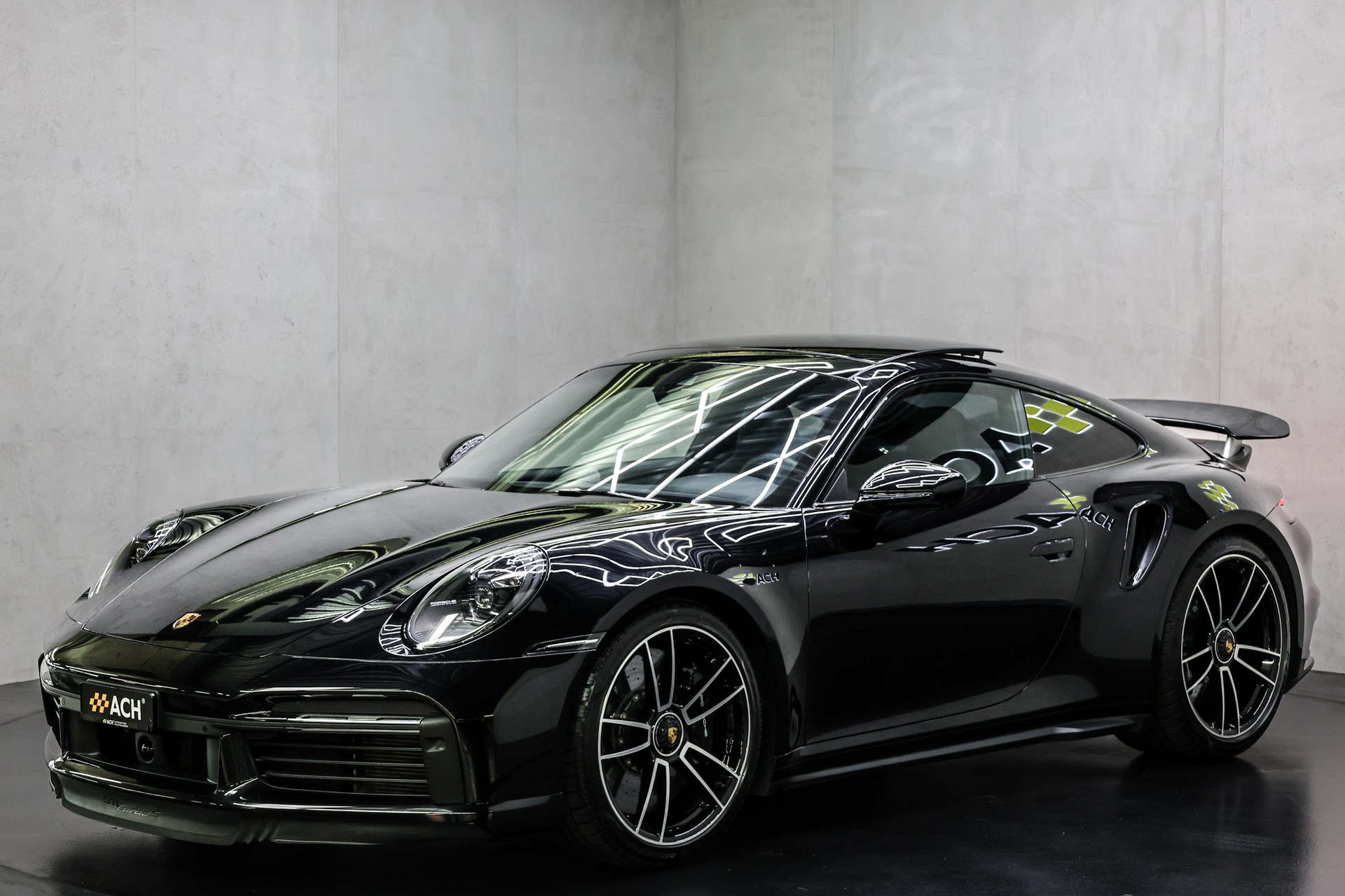 PORSCHE 911 Turbo S PDK-image-2