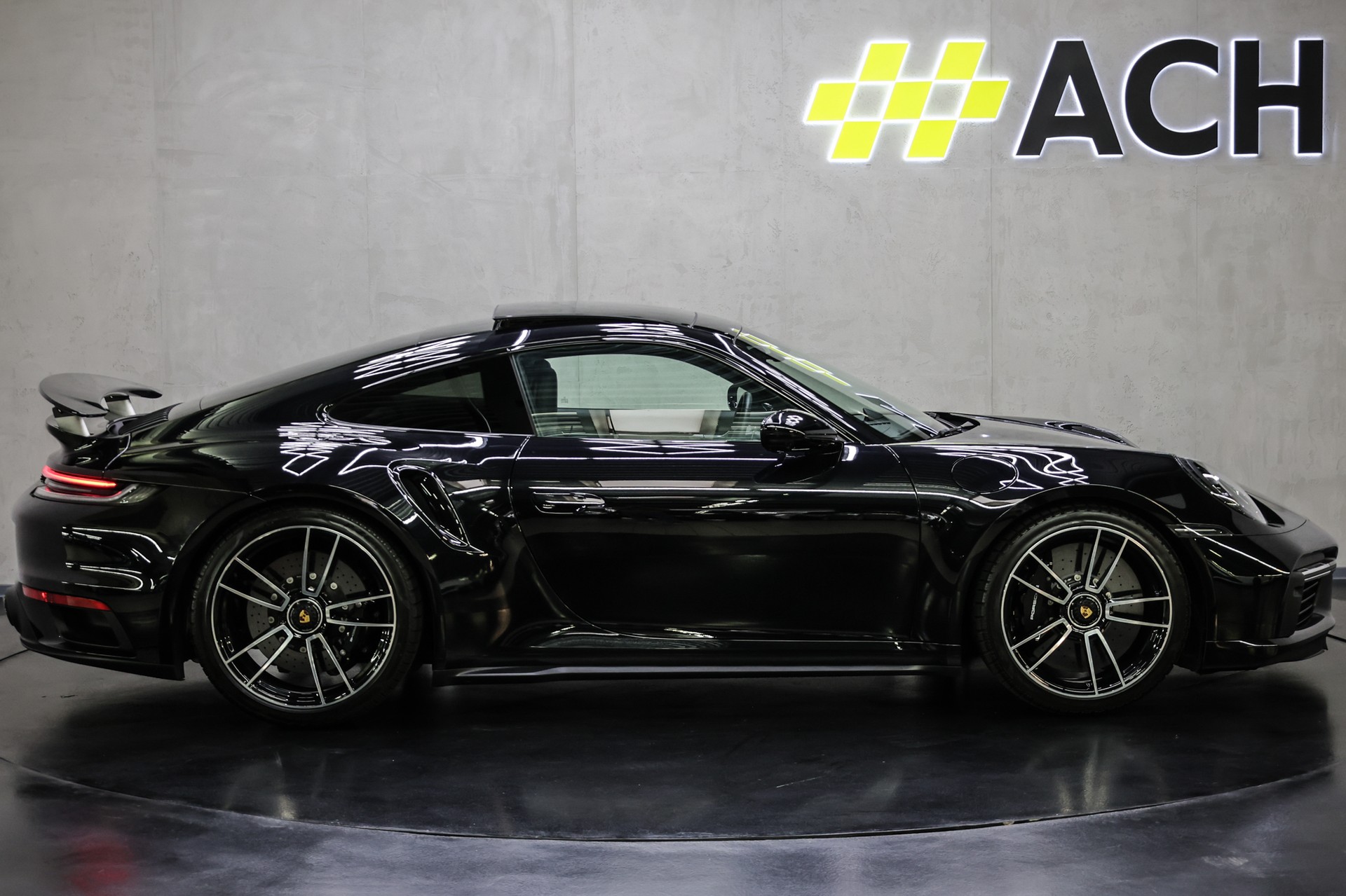 PORSCHE 911 Turbo S PDK-image-10
