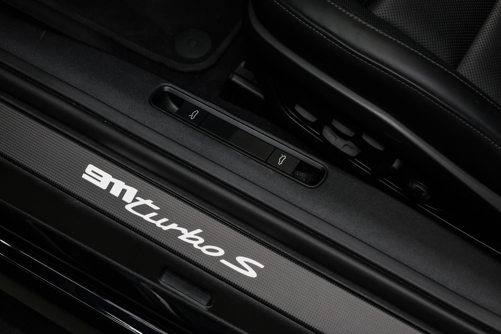 PORSCHE 911 Turbo S PDK-image-28