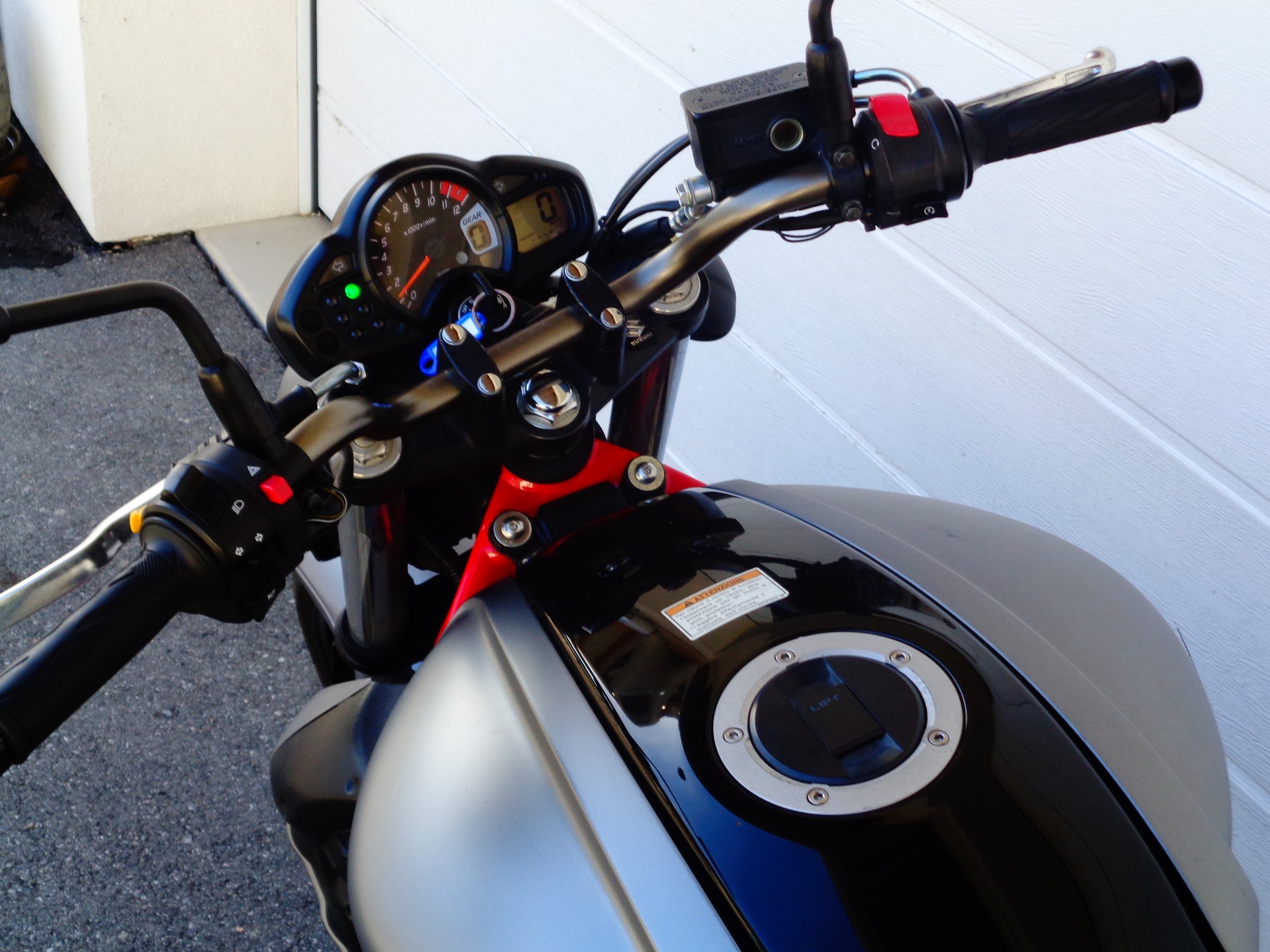 SUZUKI SFV 650 Gladius ABS-image-4
