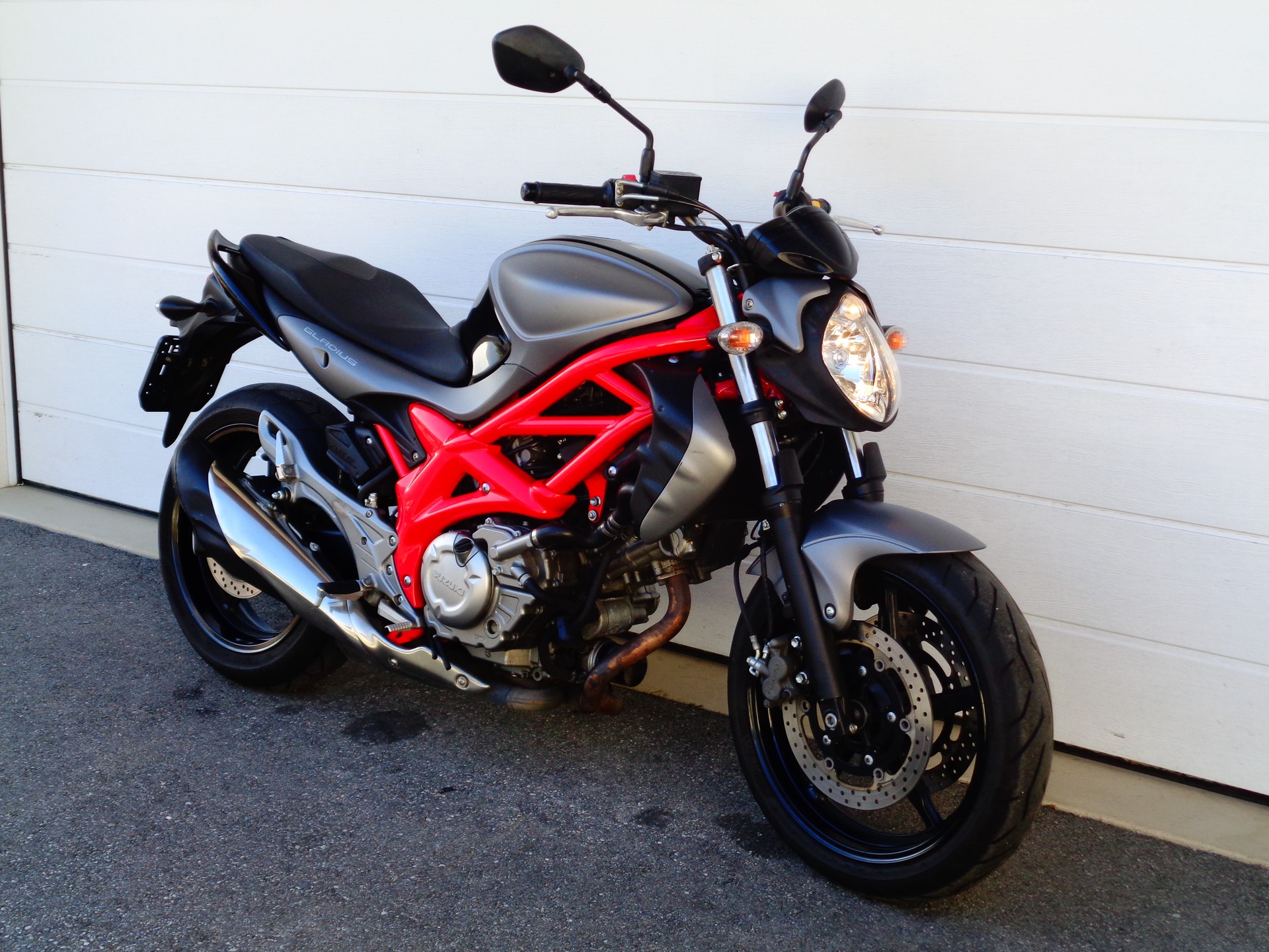 SUZUKI SFV 650 Gladius ABS-showroom-element-1