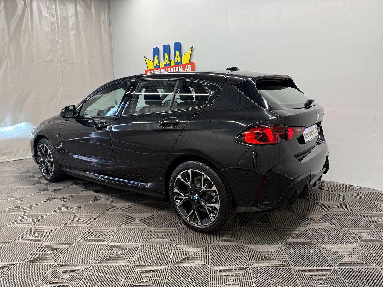 BMW 120d M Sport Steptronic-image-1