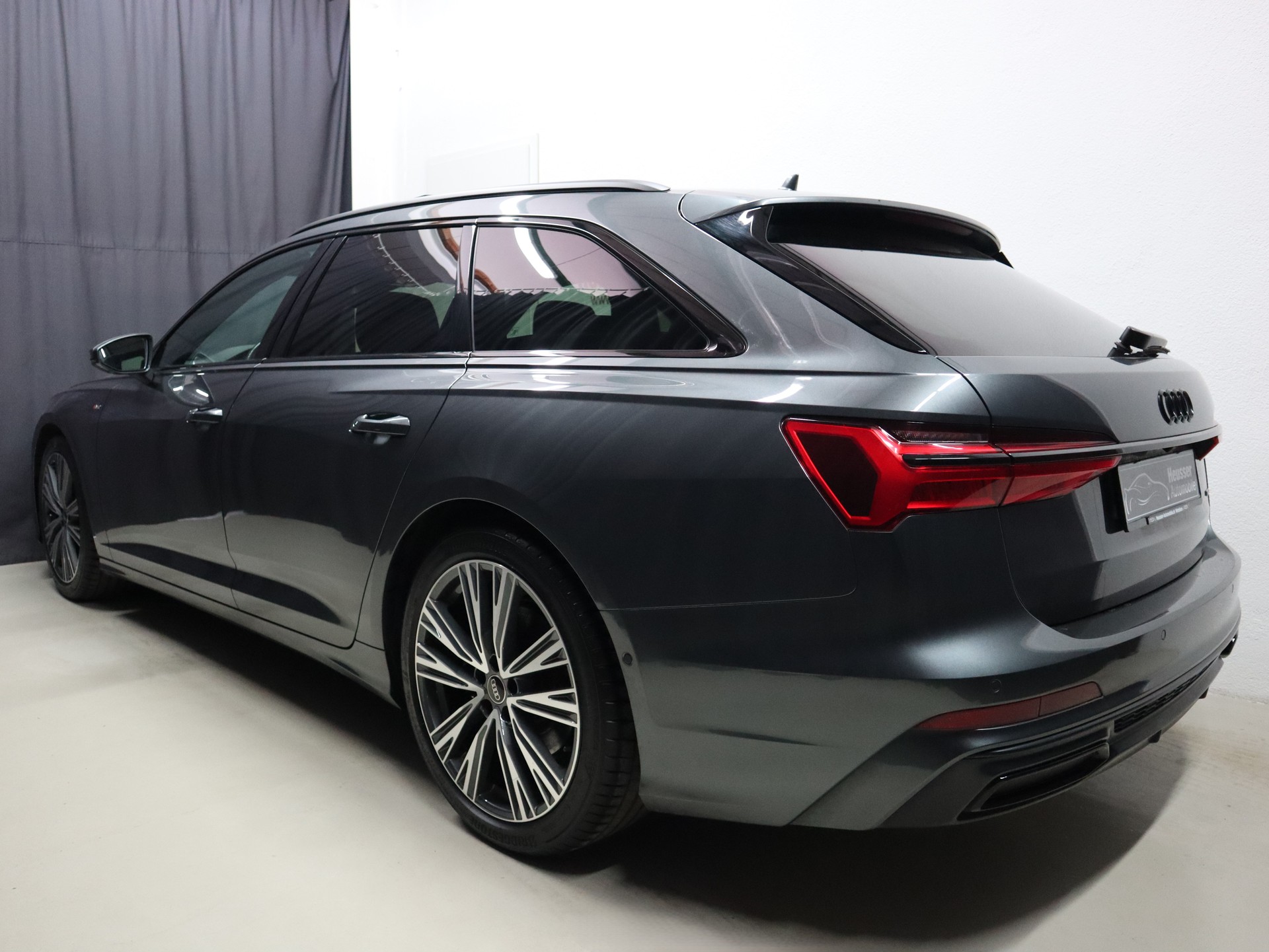 AUDI A6 Avant 55 TFSI S-Line quattro S-tronic - Panorama - Navigation - Leder - Head-Up - Kamera - 340 PS-showroom-element-3